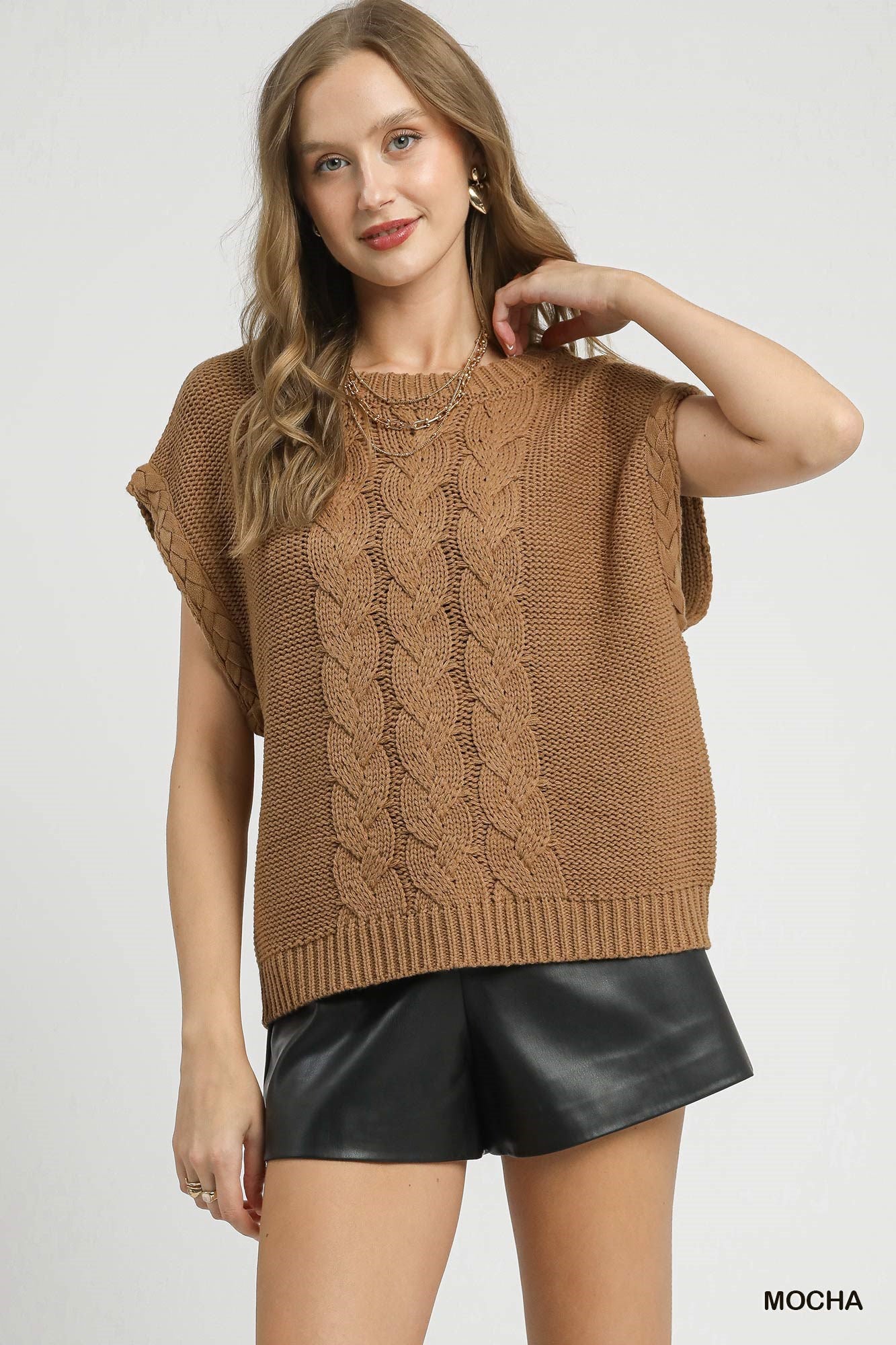 Umgee Cable Knit Sleeveless Sweater Vest In Mocha