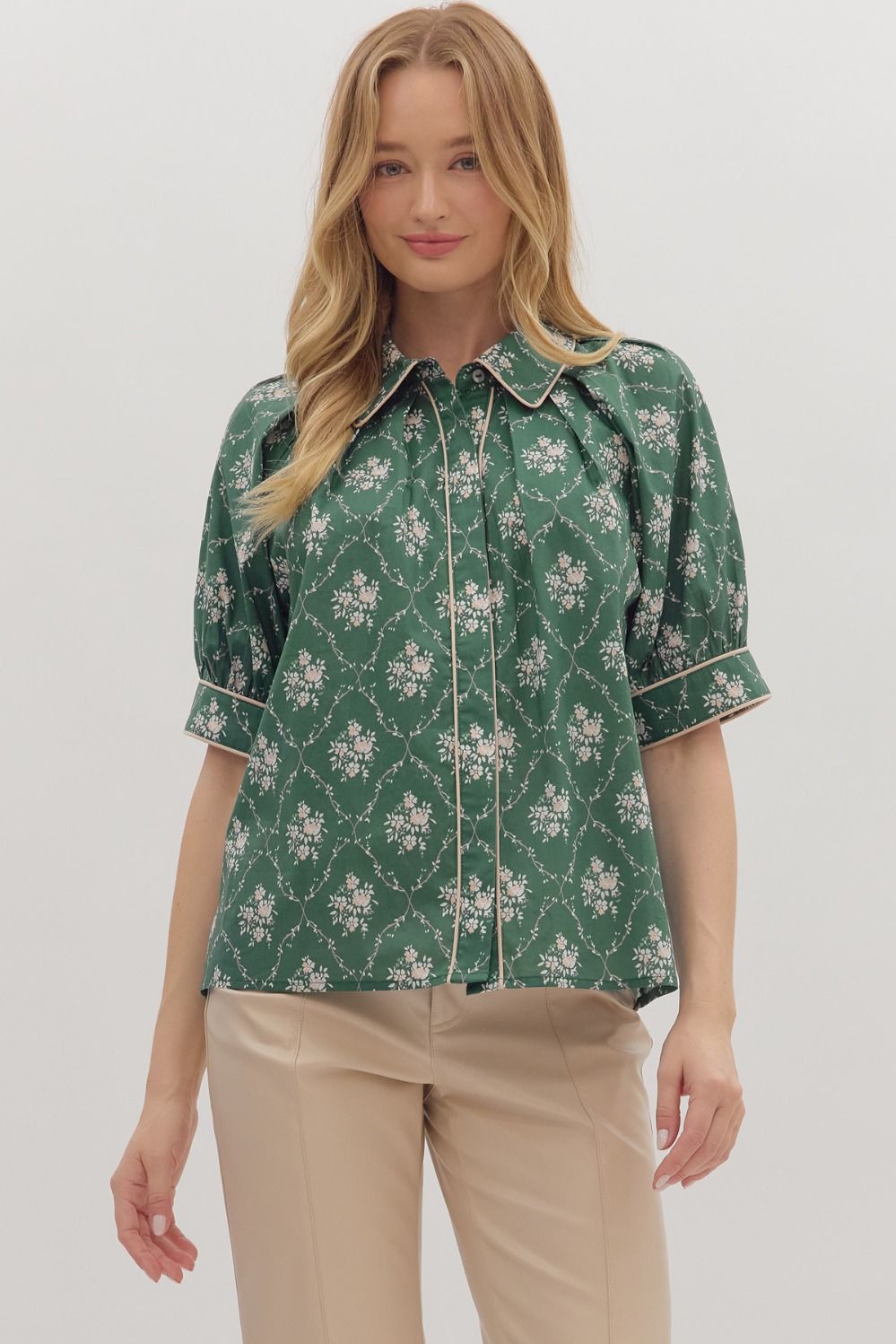 Entro Floral Button Front Collared Top In Hunter Green