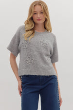 ENTRO Short Sleeve Sweater With Pearl Embellished Flower In Grey