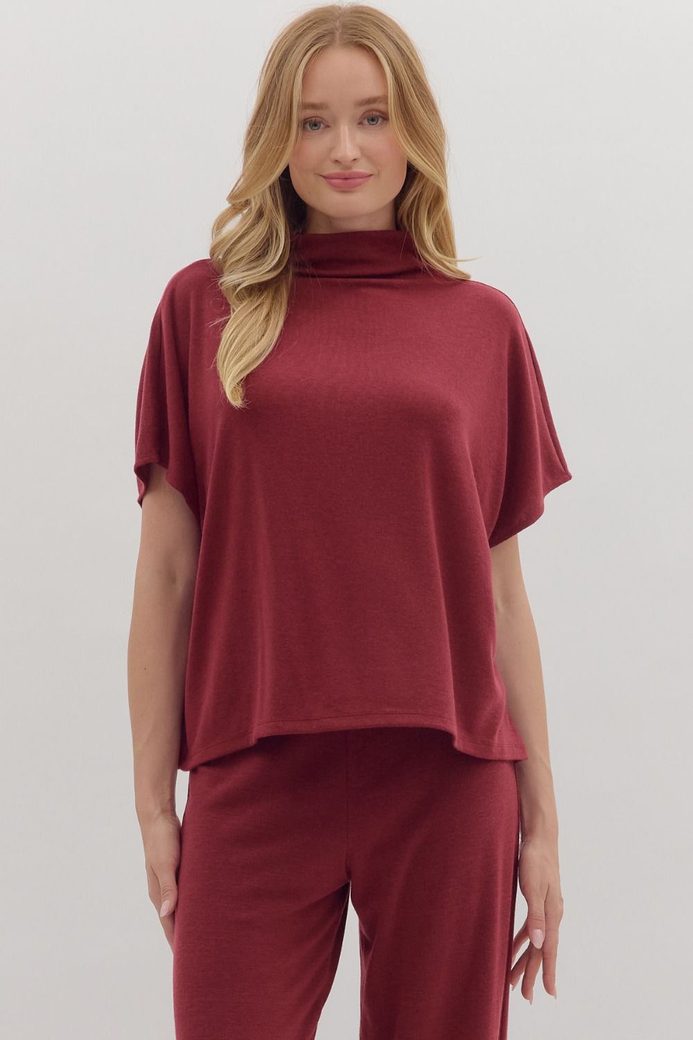 ENTRO Solid Short Sleeve Pullover Top With Mock Neck In Burgundy *COMING SOON*