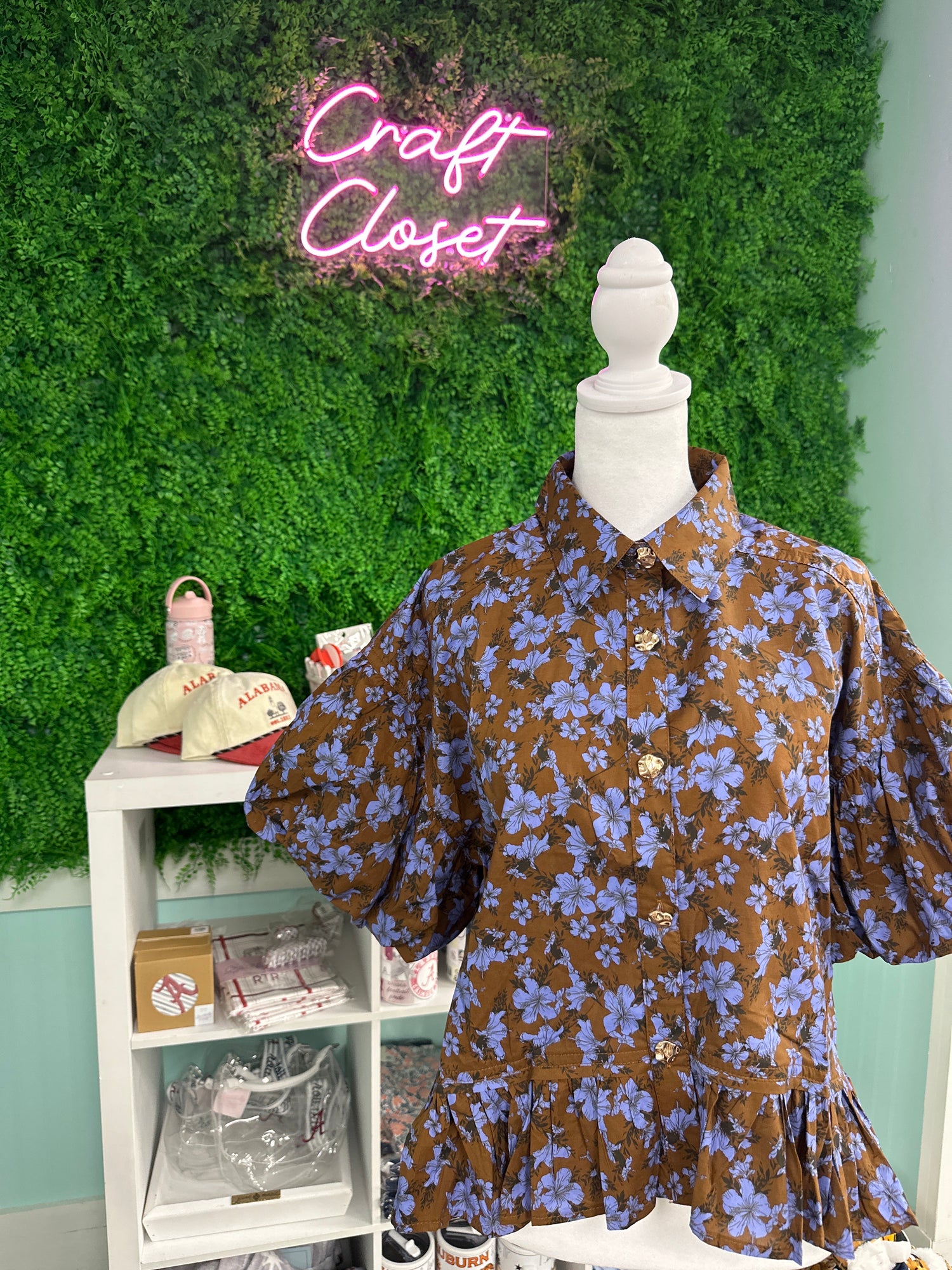 ENTRO Short Sleeve Top In Brown