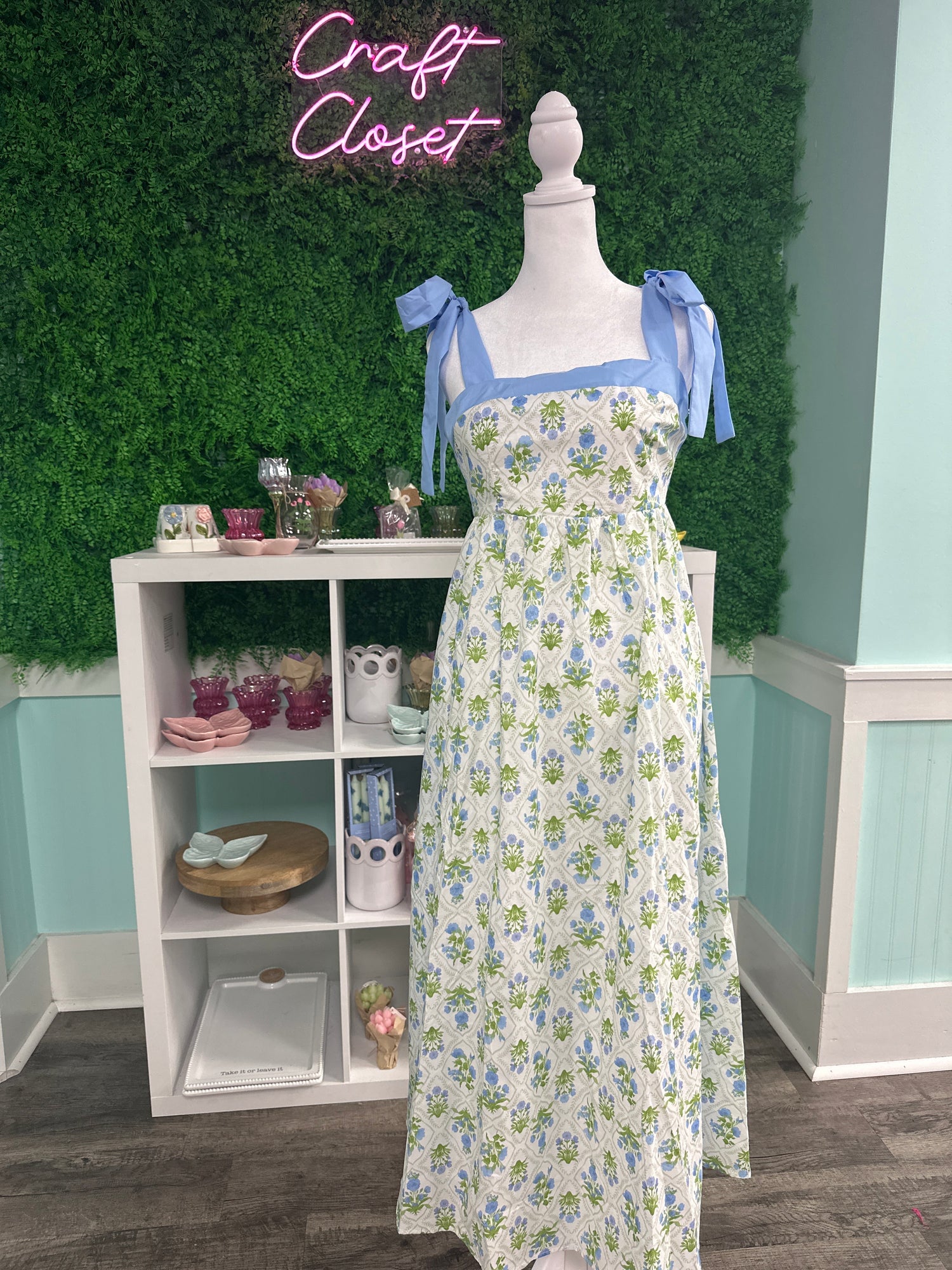 ENTRO Botanical Print Sleeveless Midi Dress In Off White