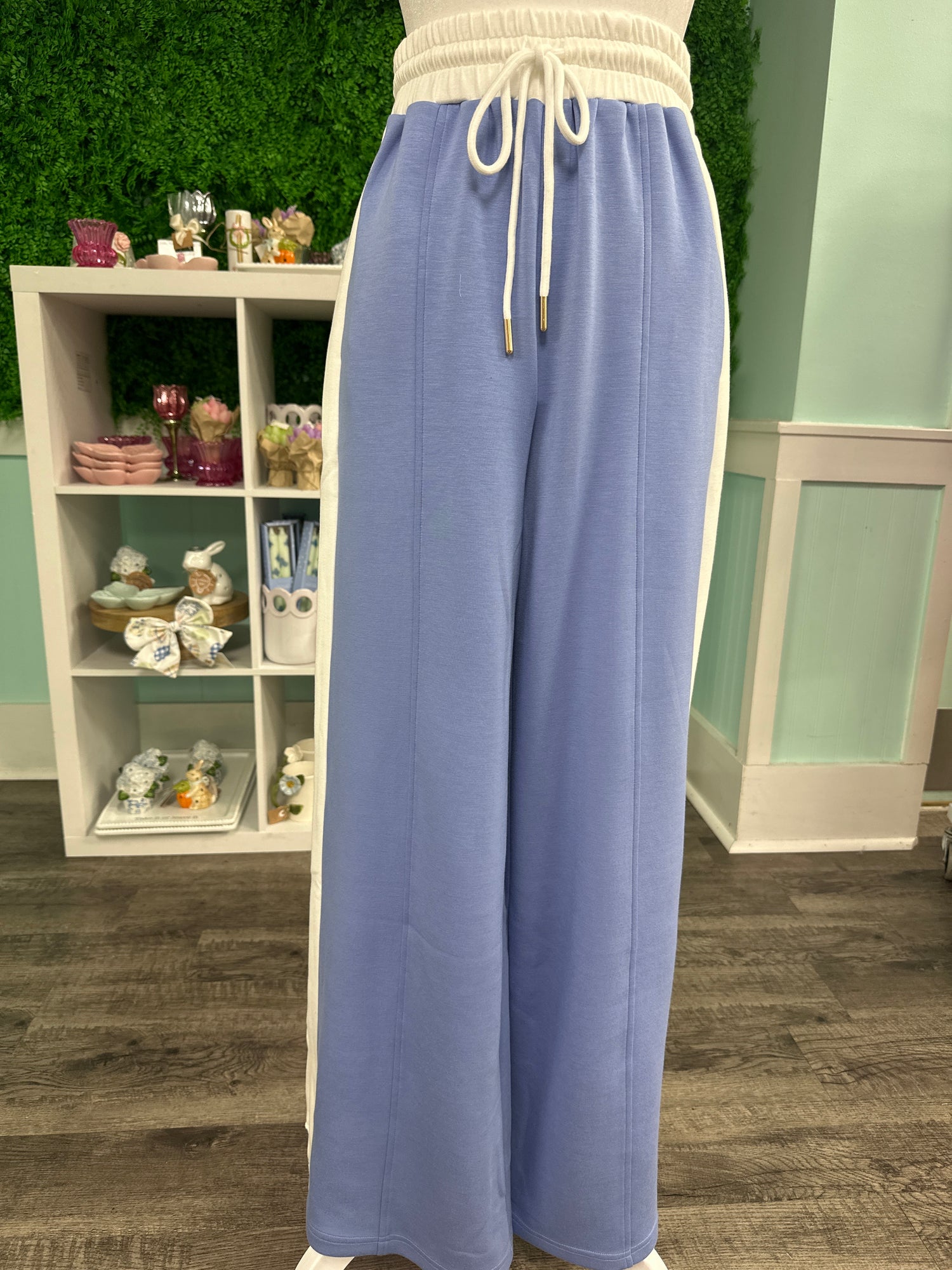 Entro Solid Wide Leg Pants With Contrast Border In Light Blue *FINAL SALE*