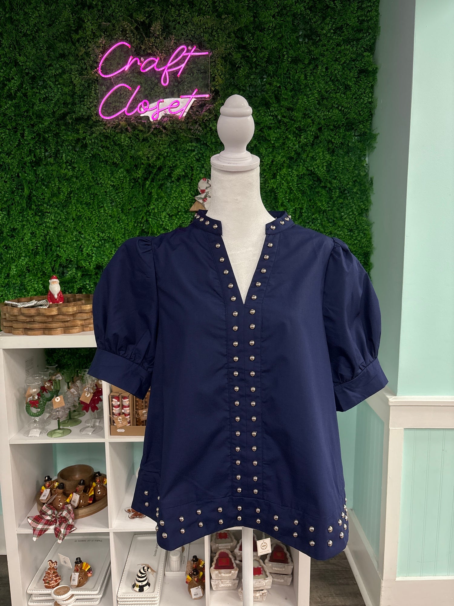 Entro Stud Accent Detail Short Sleeve Top In Navy