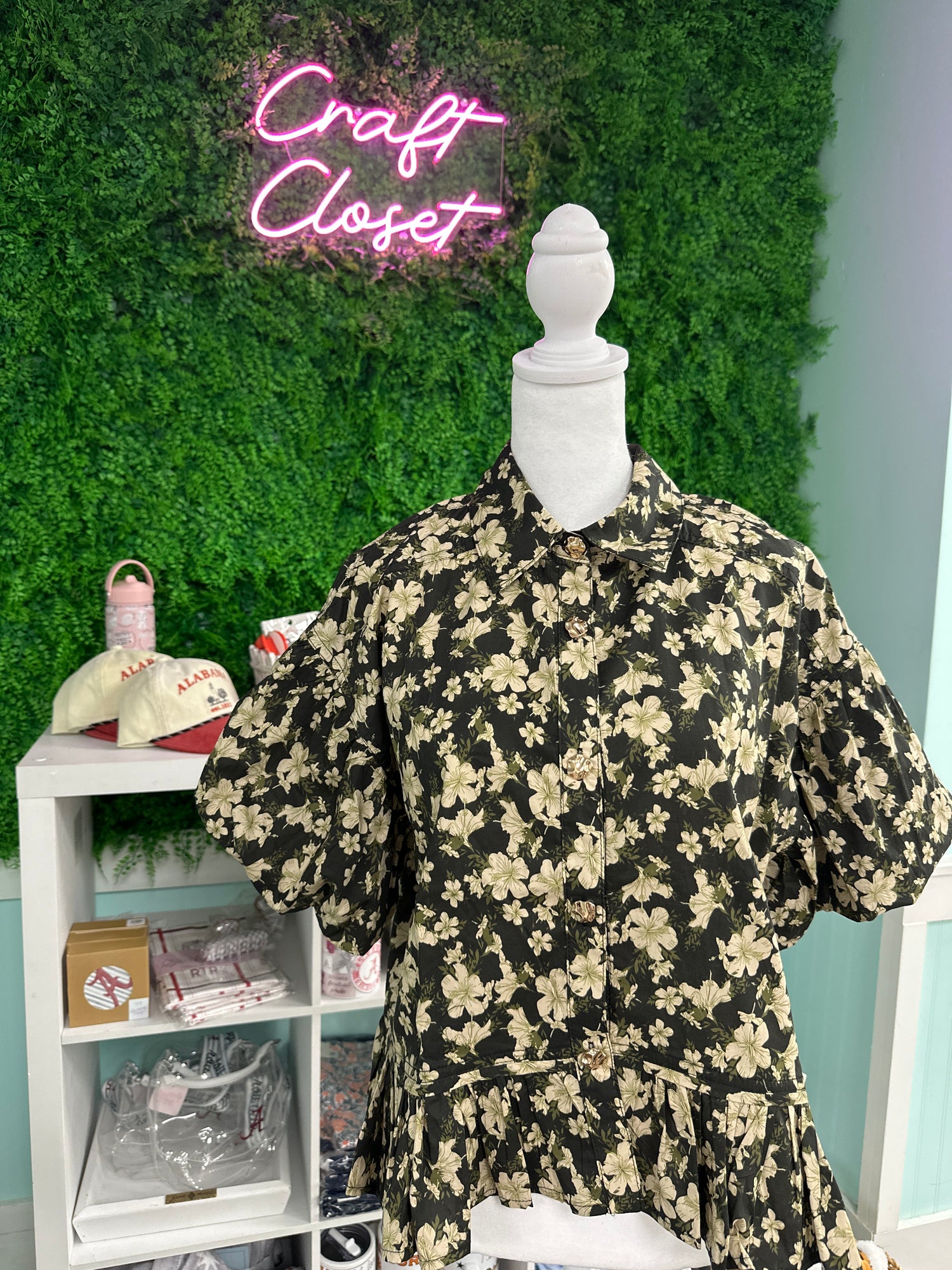 ENTRO Short Sleeve Top In Black