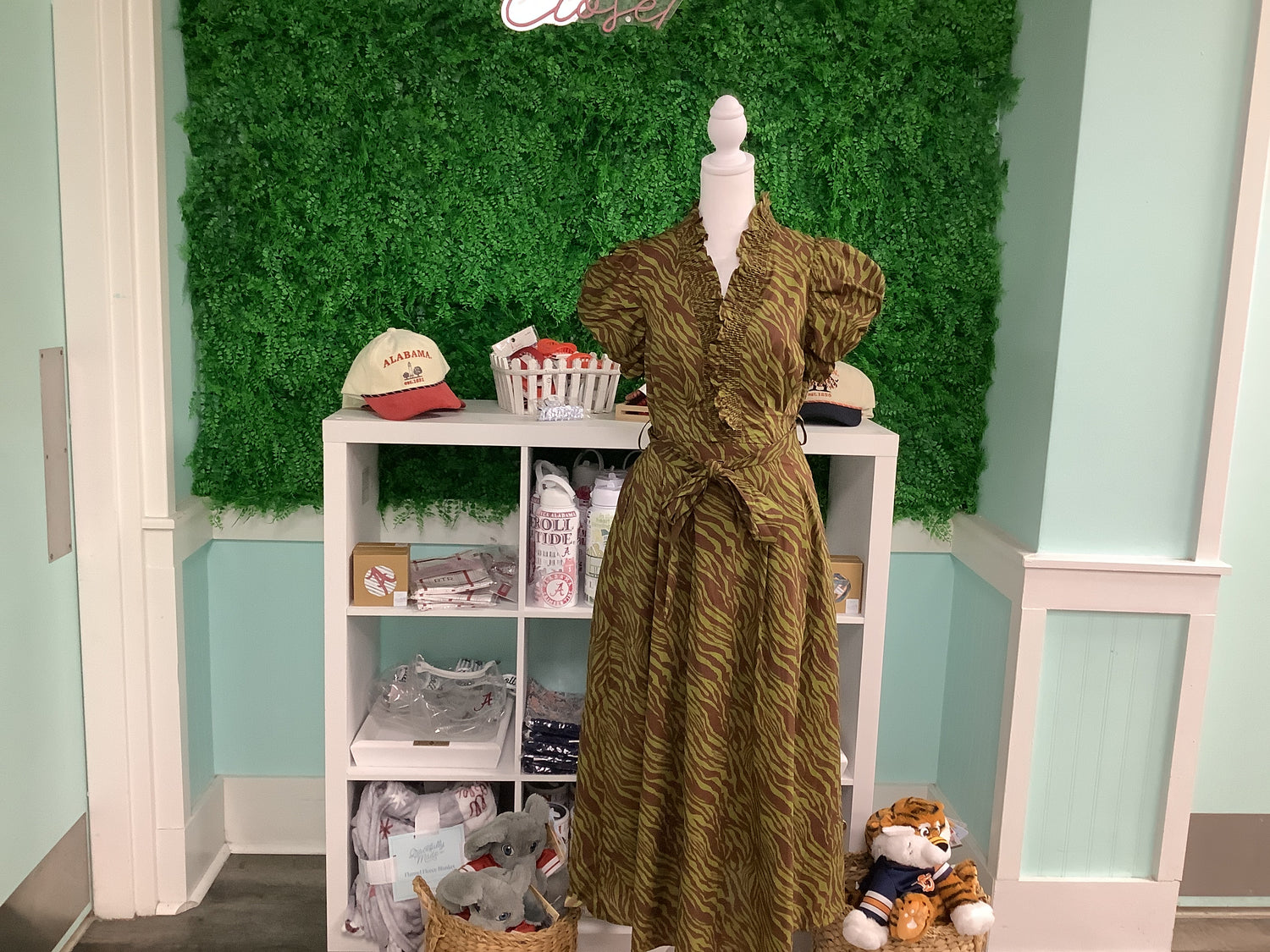 ENTRO Tiger Print Puff Sleeve Midi Dress In Olive