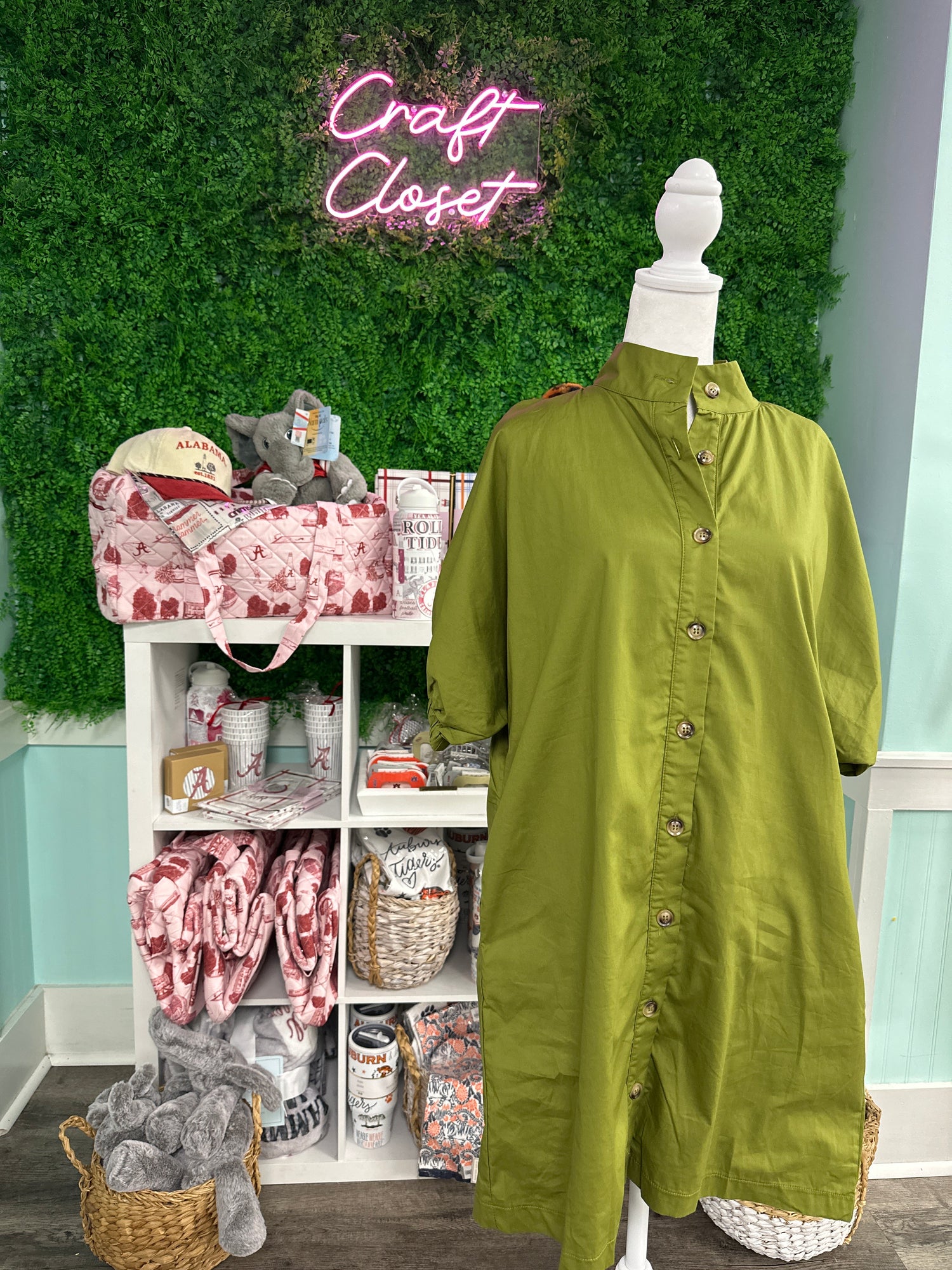ENTRO Dress In Martini Olive
