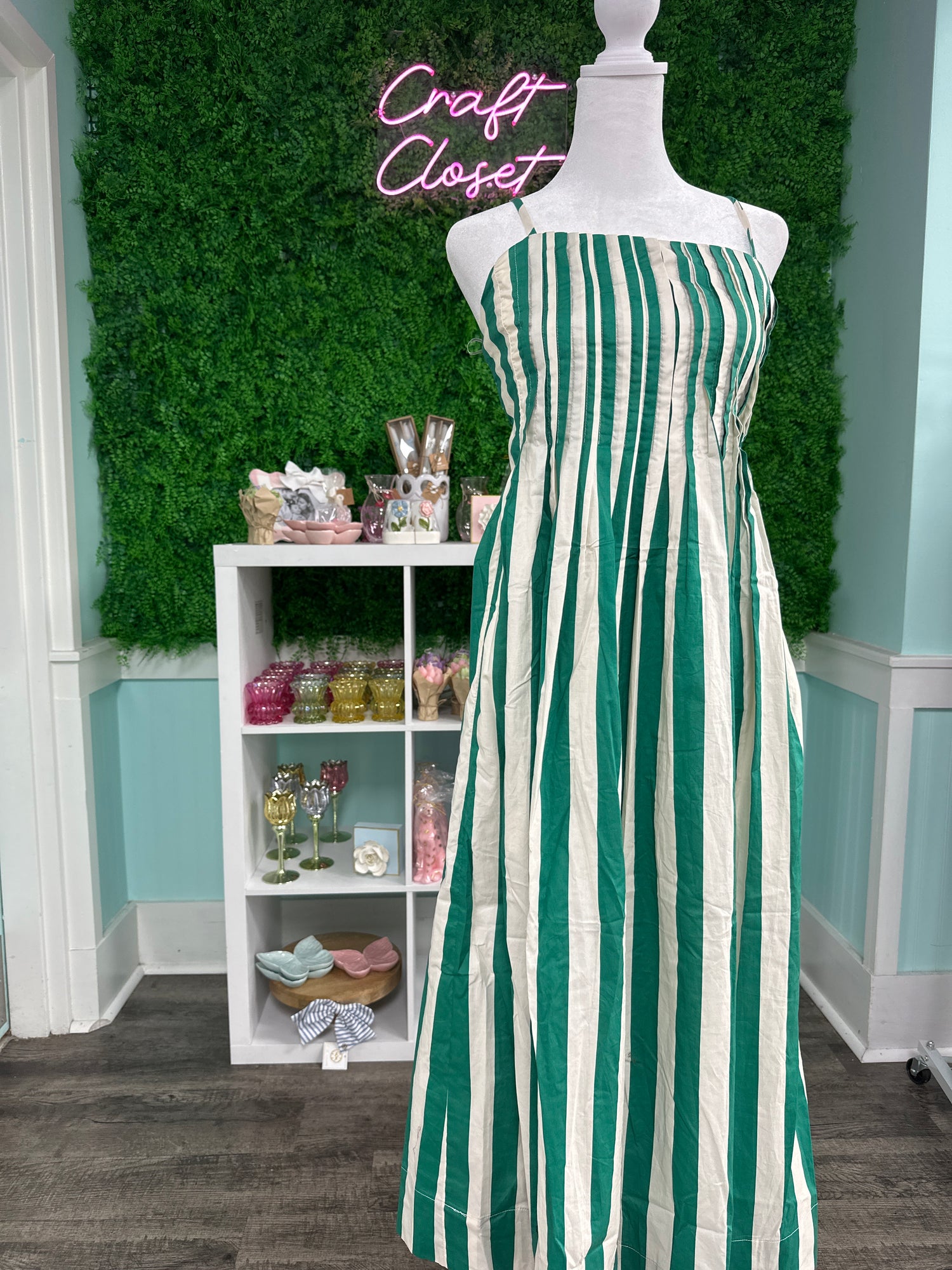 ENTRO Midi Dress In Green