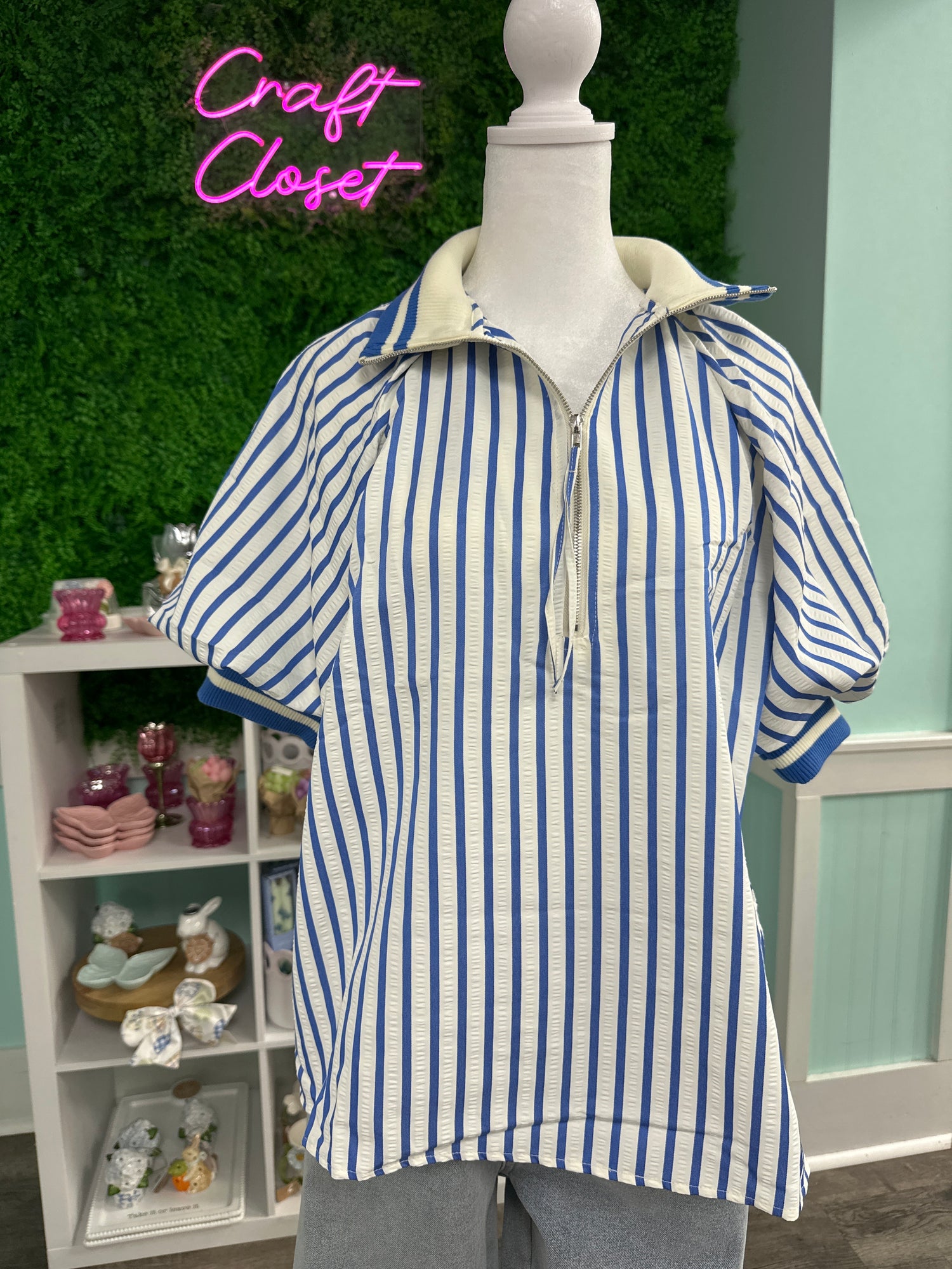 Entro Striped Puff Short Sleeve Top With Contrast Trim Collar In Blue