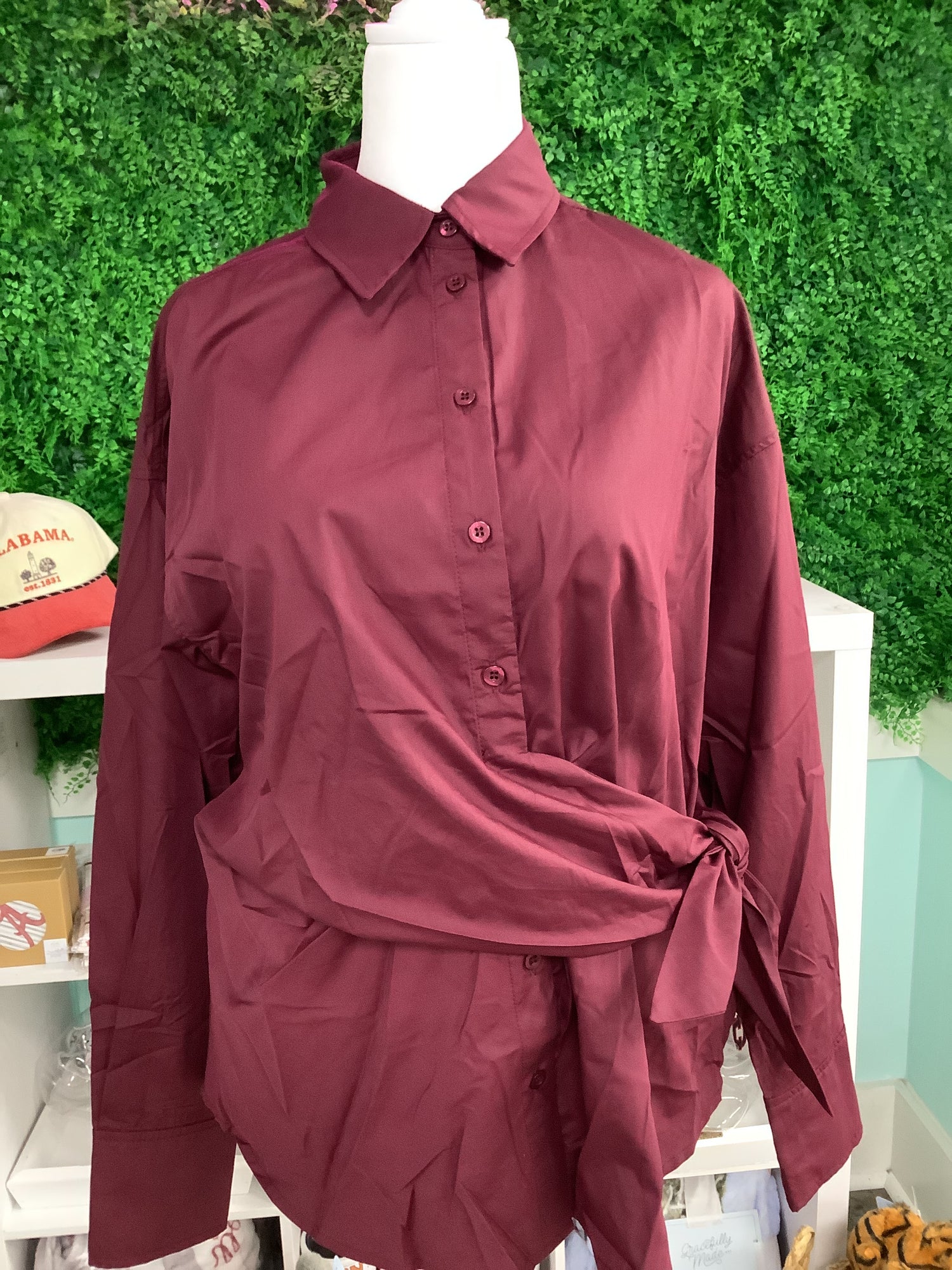 ENTRO Long Sleeve Tie Waist Top In Burgundy