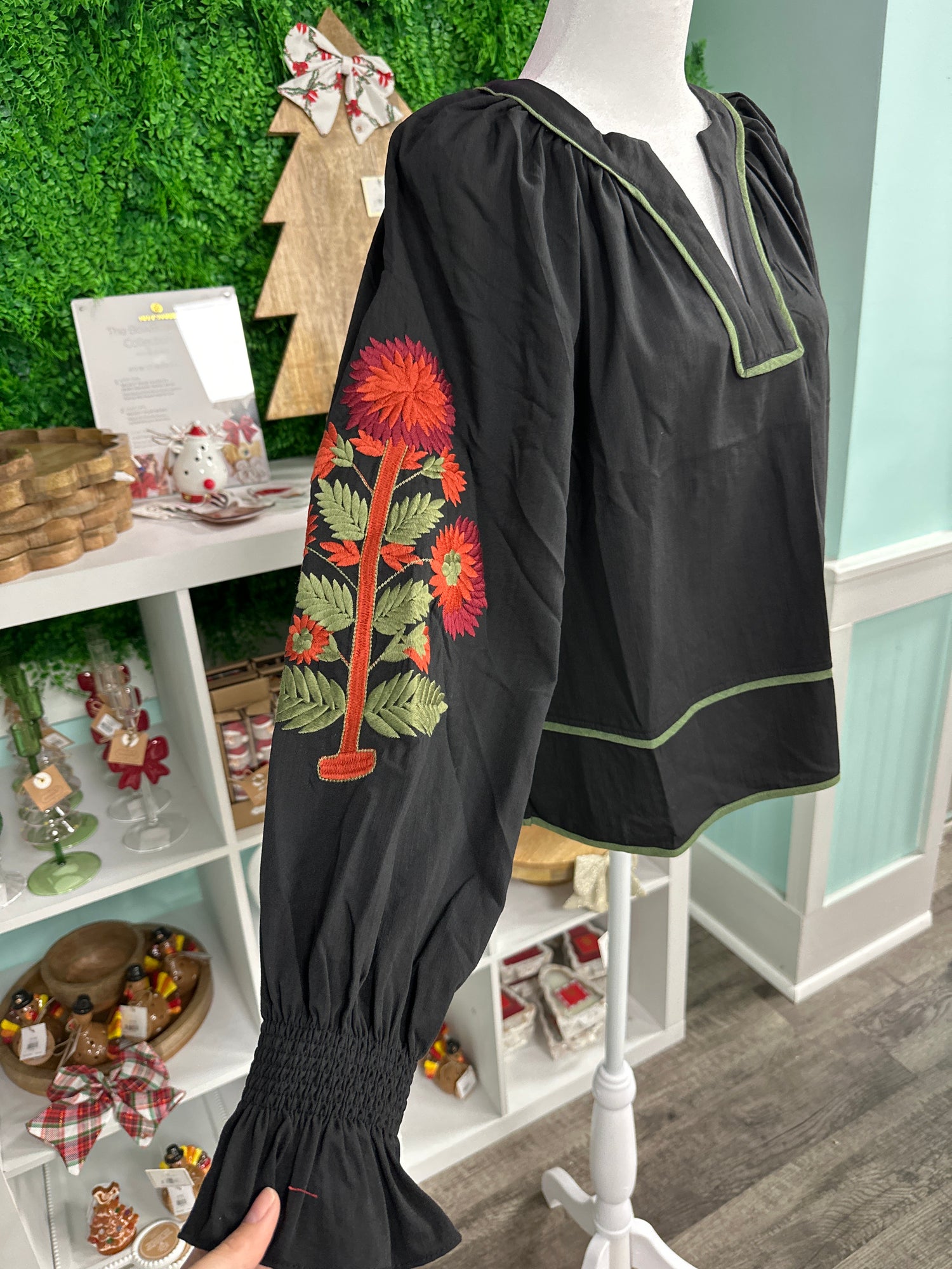 Entro Embroidered Sleeve Top In Black