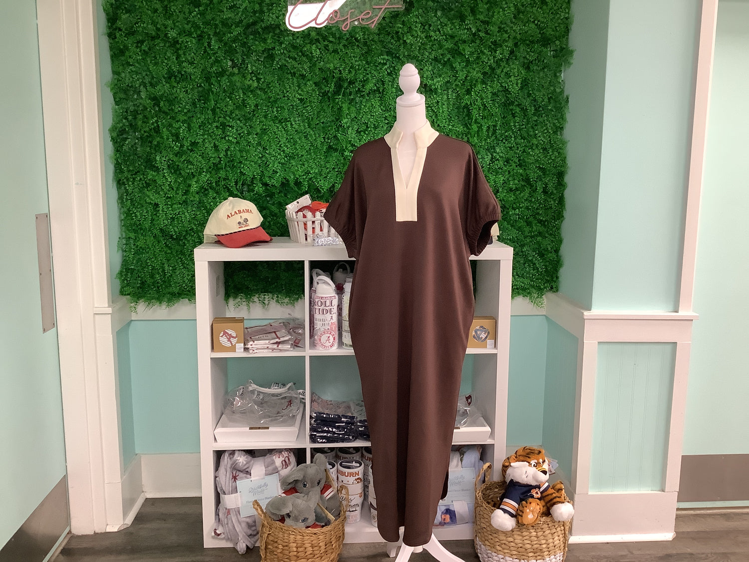 ENTRO Dress In Espresso