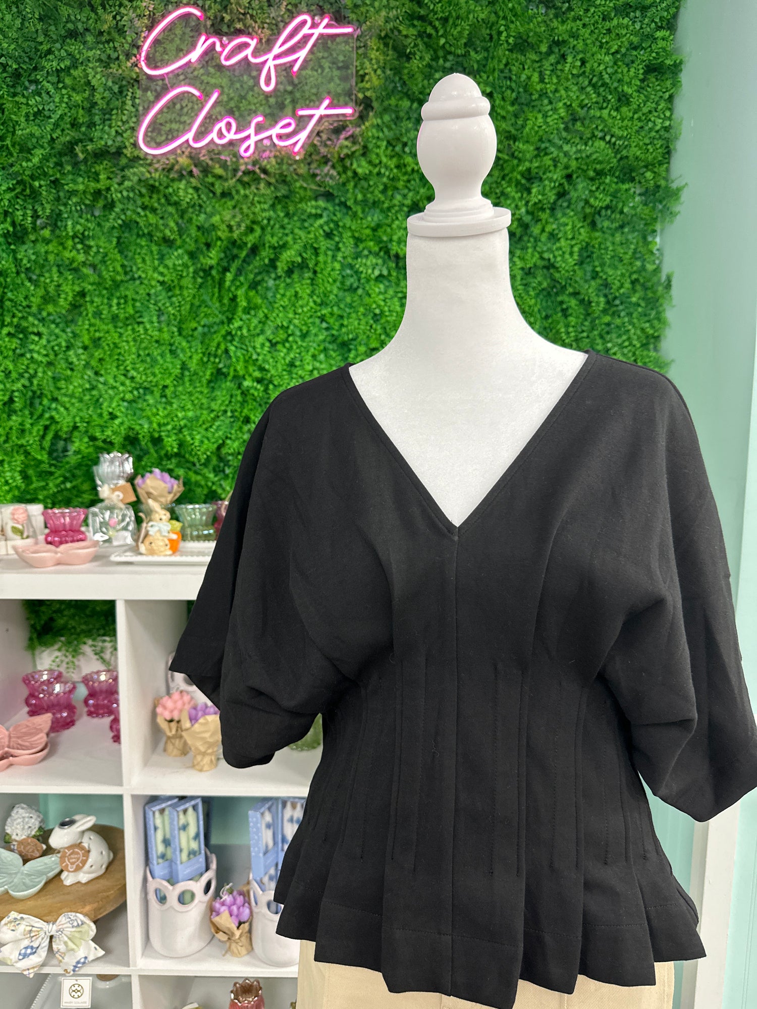 Entro Solid Short Dolman Sleeve Top With Pleated Waist In Black