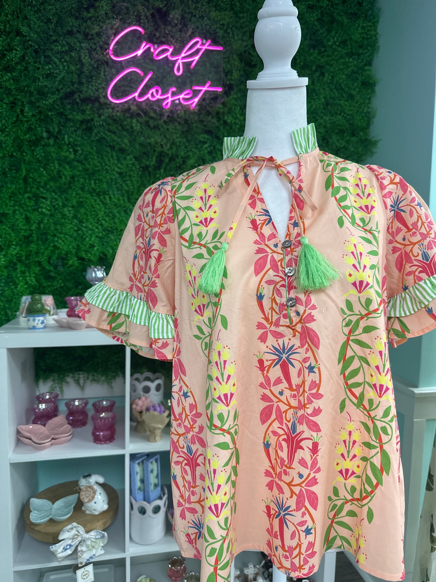 Entro Floral Short Sleeve Top With Ruffle Trim In Blush