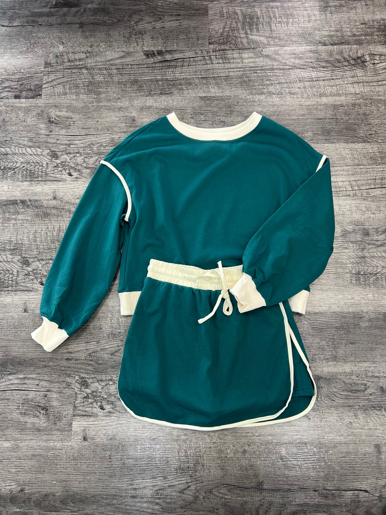 Barefoot Long Sleeve Skirt Set In Hunter Green