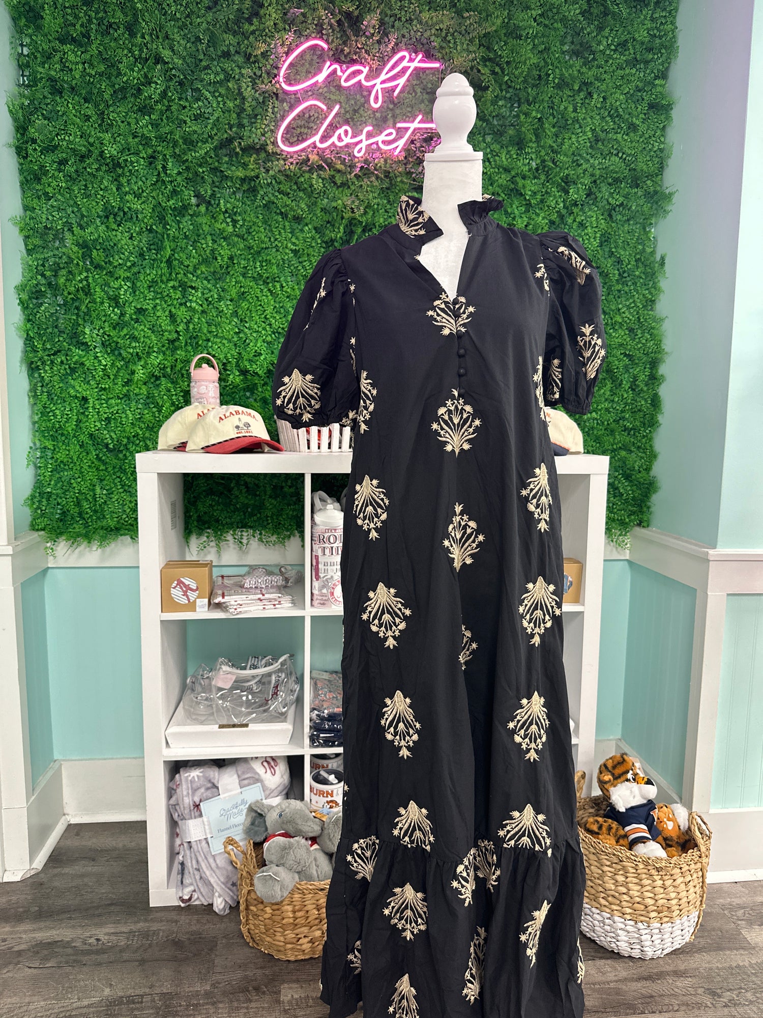 ENTRO Botanical Print Puff Sleeve Midi Dress In Black