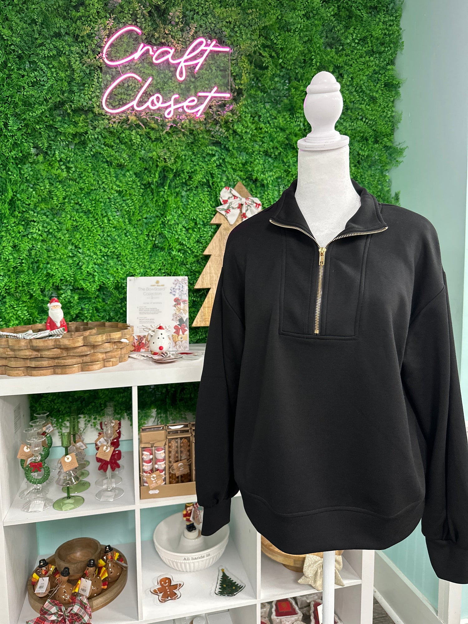 ENTRO Solid Long Sleeve Top With Half Zip In Black