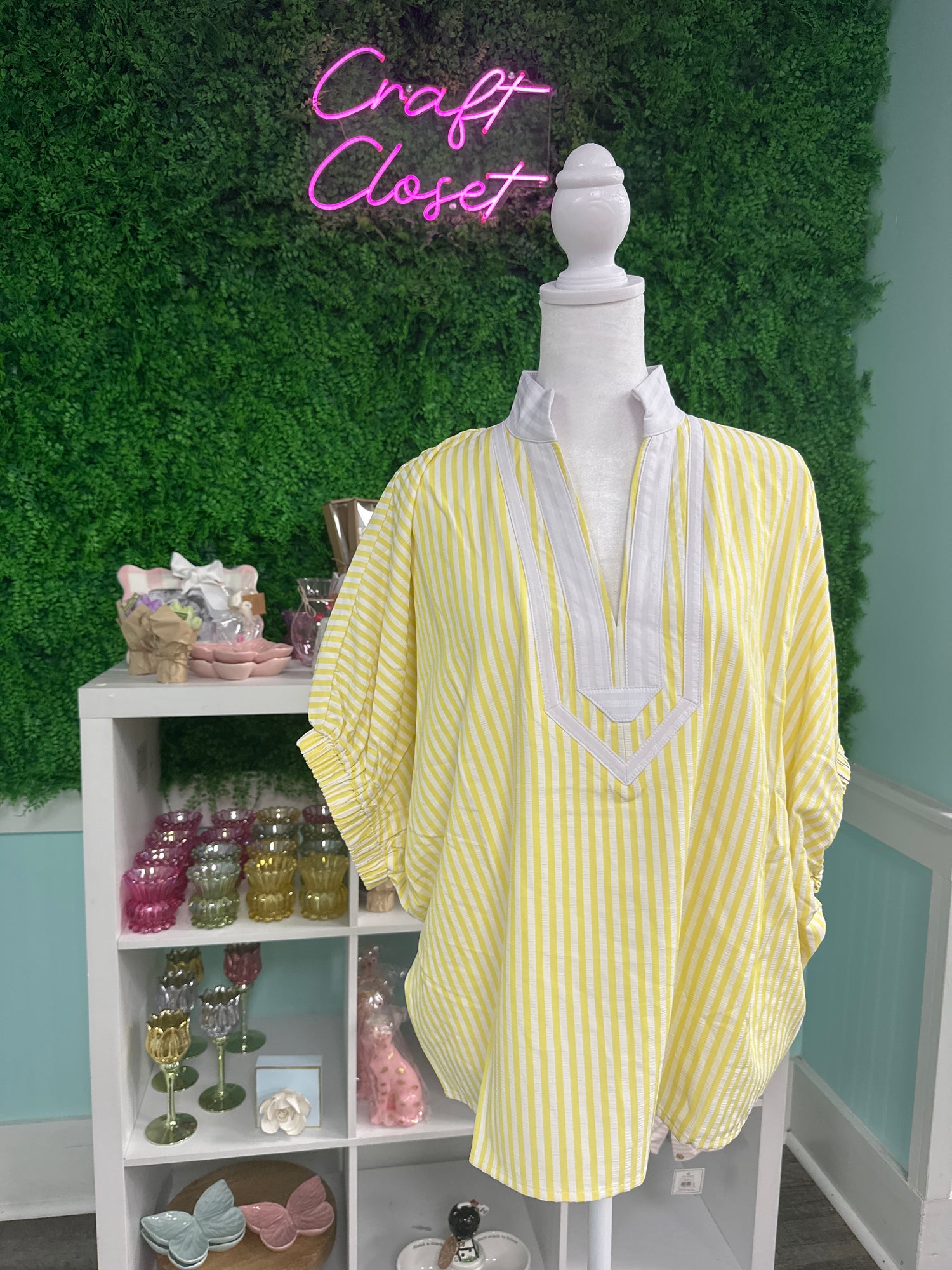 Entro Dolman Top With Contrast V Neck In Yellow