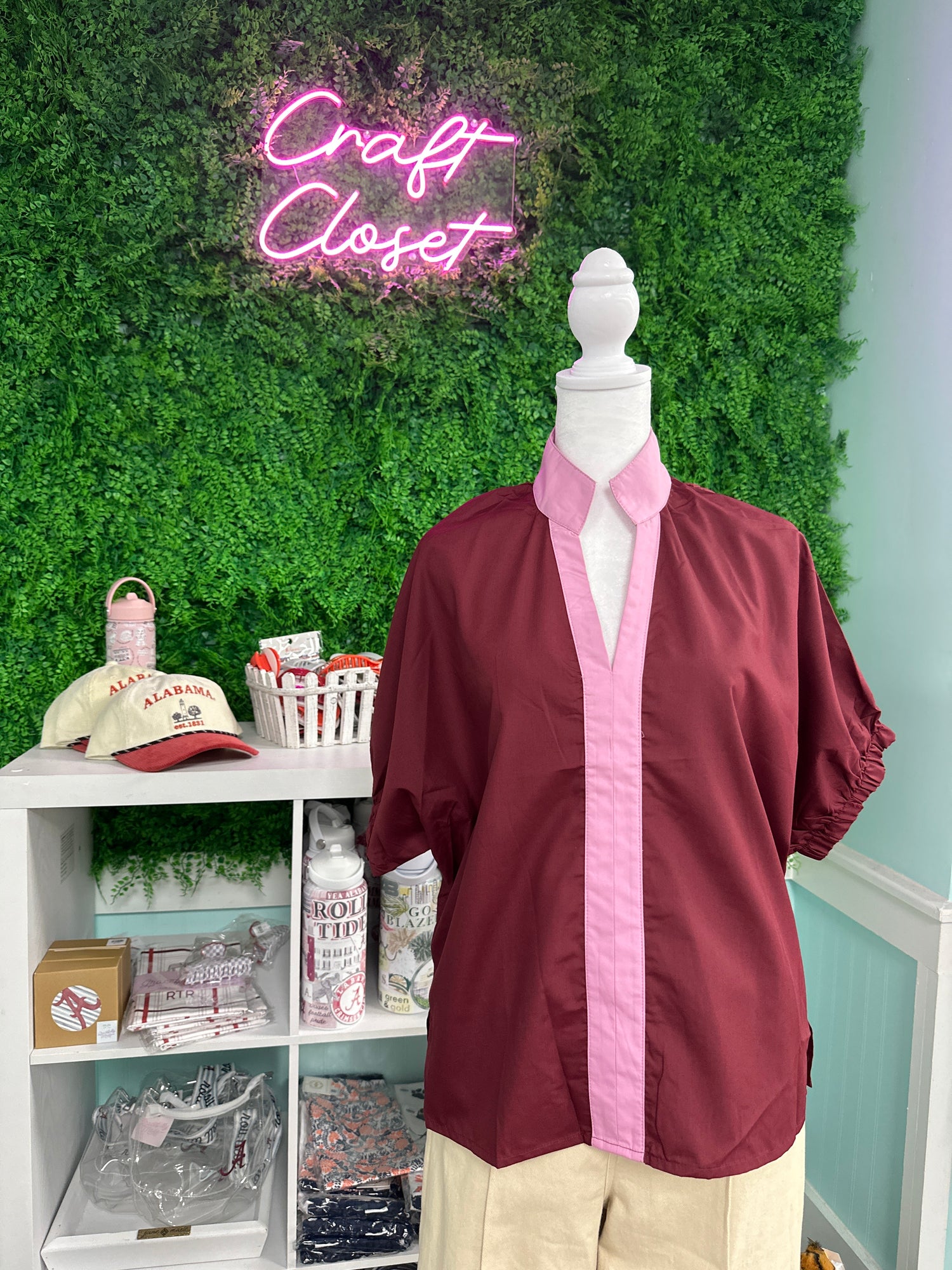 ENTRO Short Puff Sleeve Top With Contrast Stripe In Burgundy