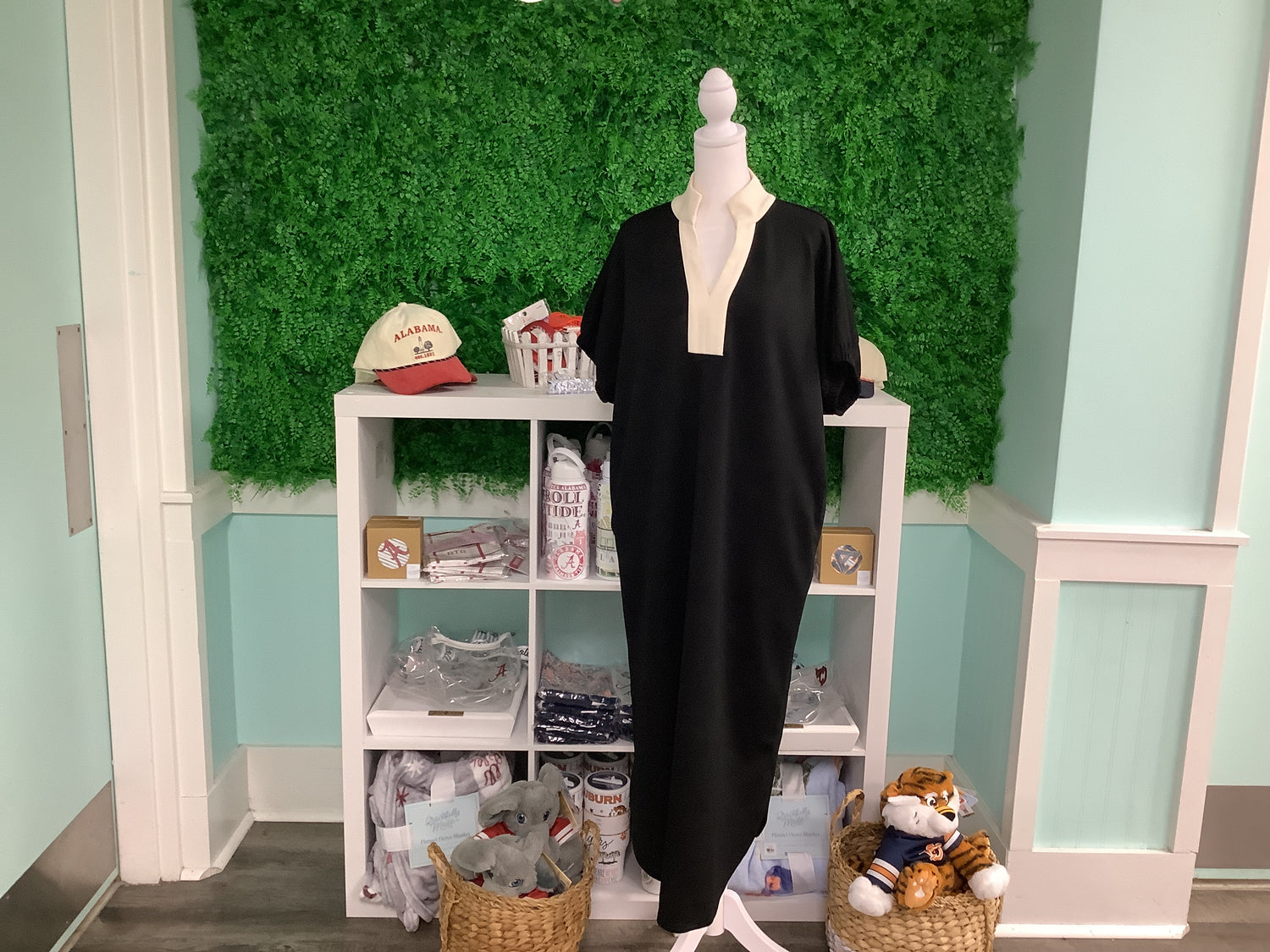 ENTRO Dress In Black