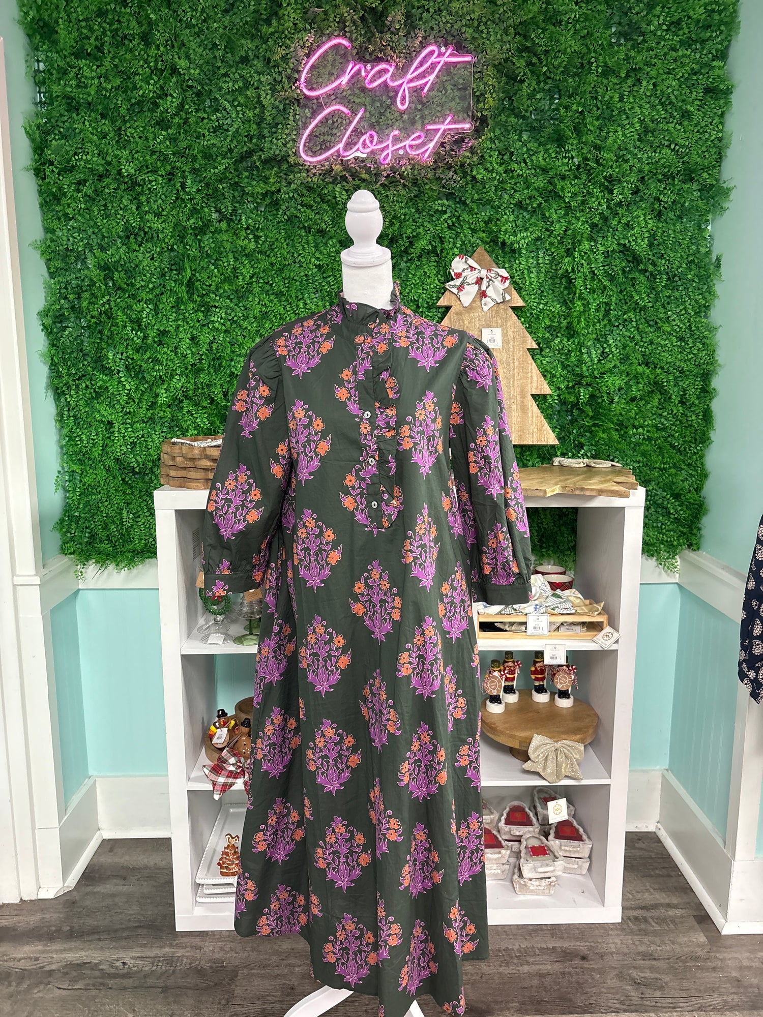 ENTRO Botanical Print 3/4 Sleeve Midi Dress In Dark Olive