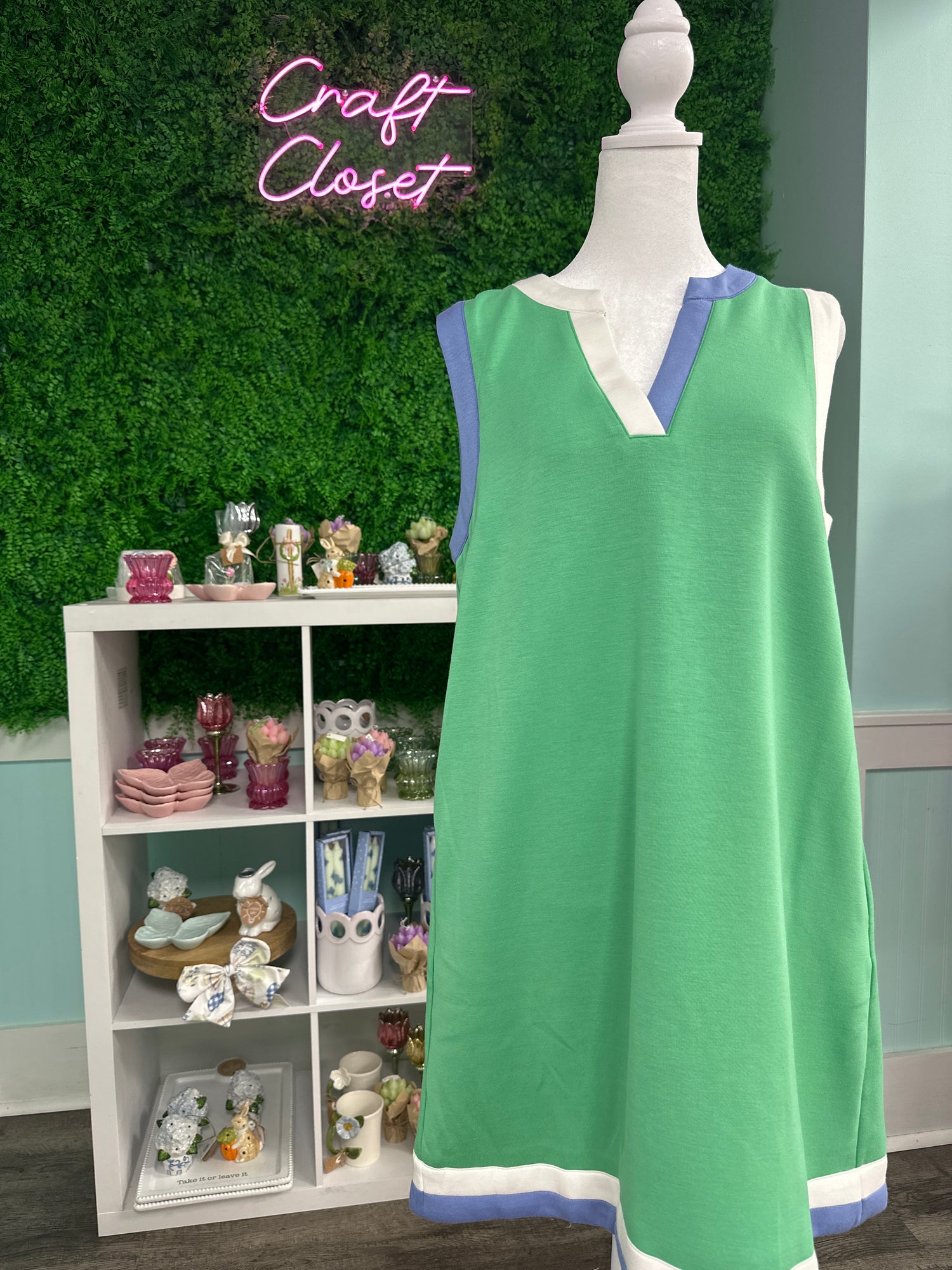 ENTRO Contrast Trim Luxeknit Dress In Green