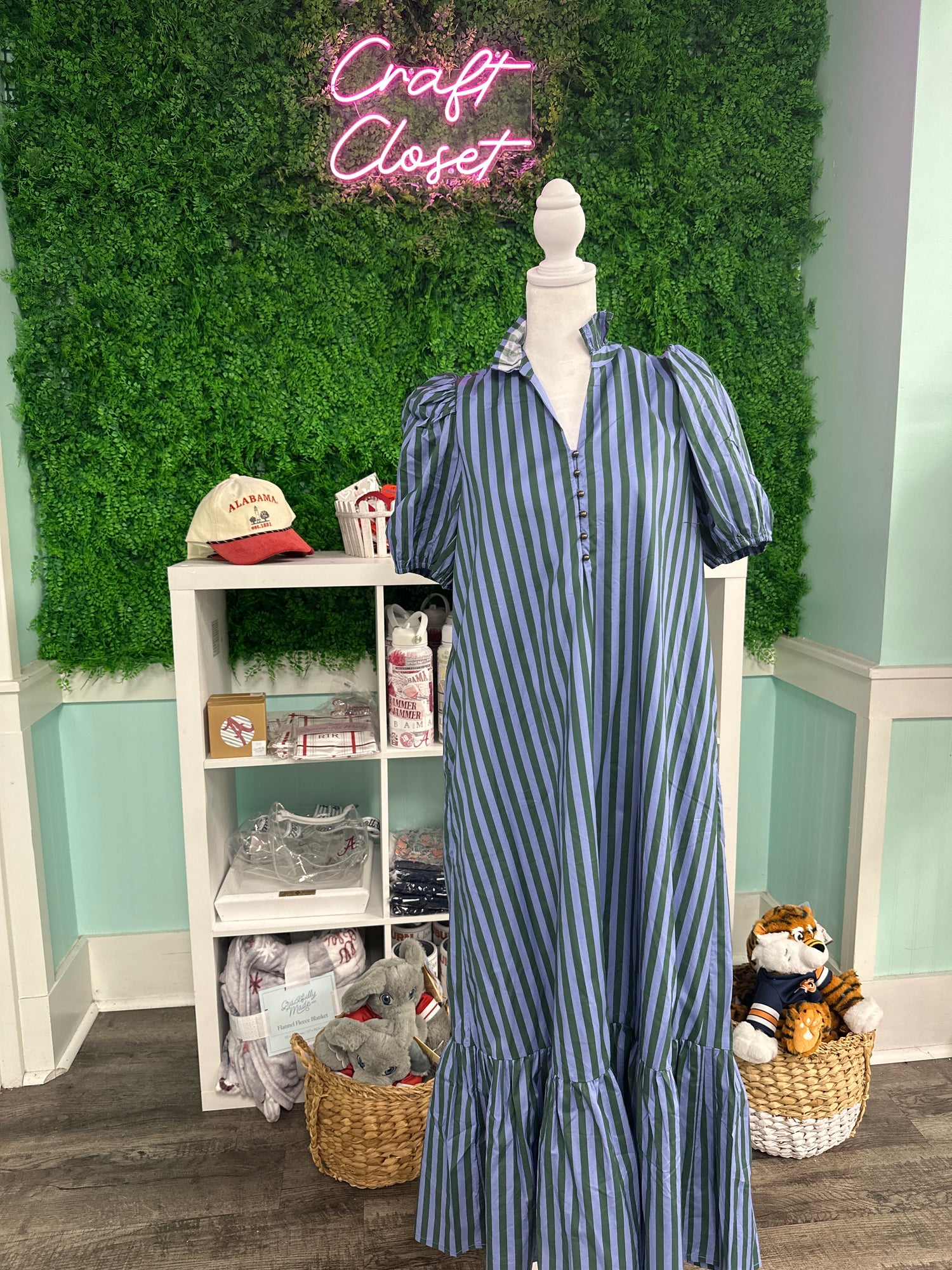 Entro Dress In Hunter Green & Blue