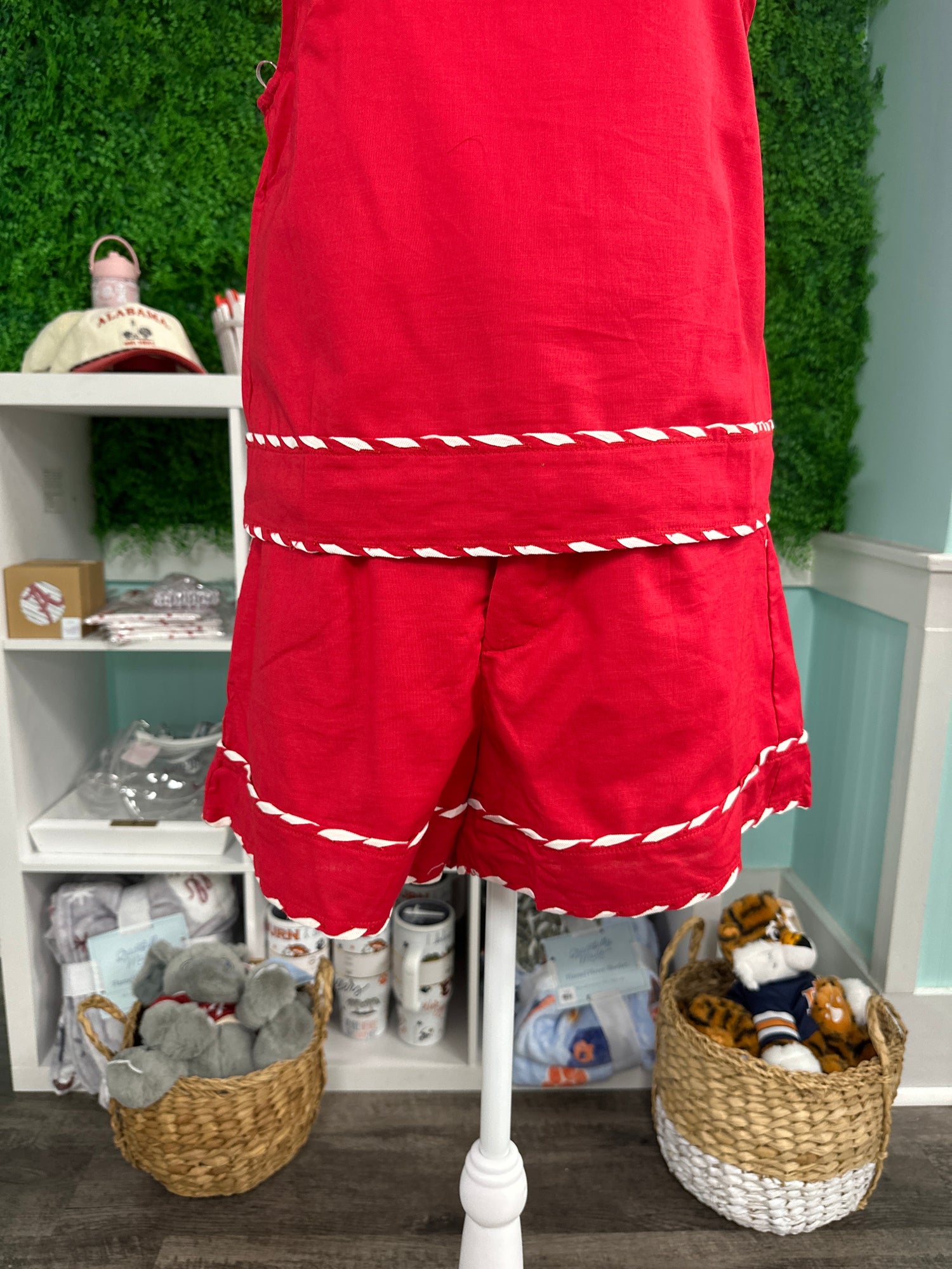 ENTRO Solid Shorts With Contrast Binding In Red*FINAL SALE*