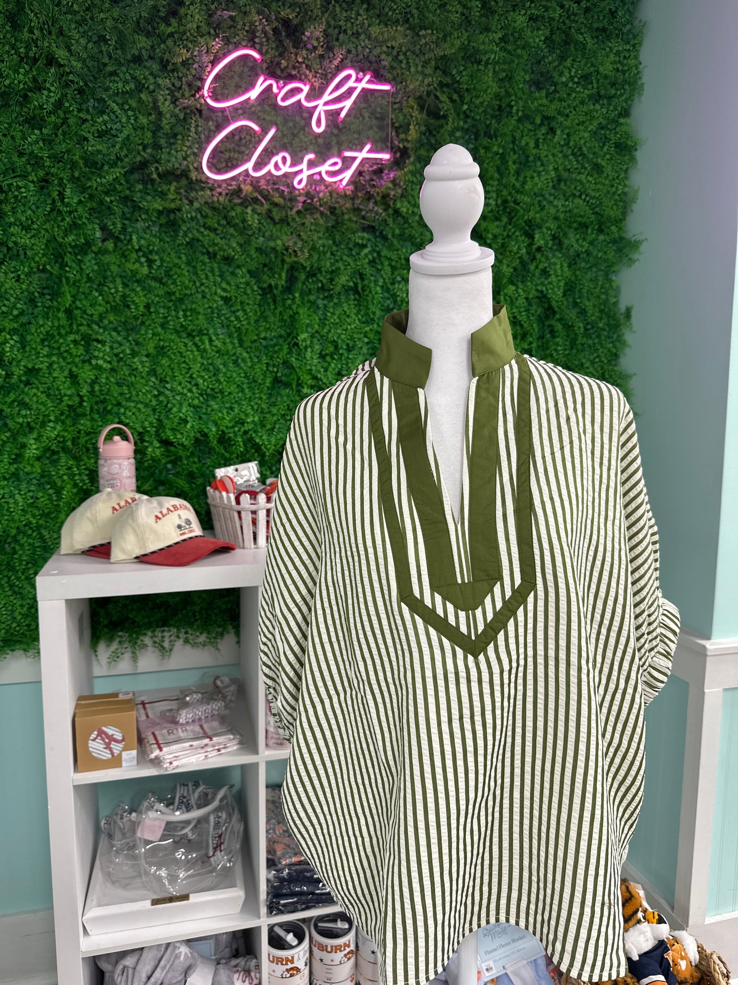 ENTRO Striped Short Sleeve Dolman Top In Olive