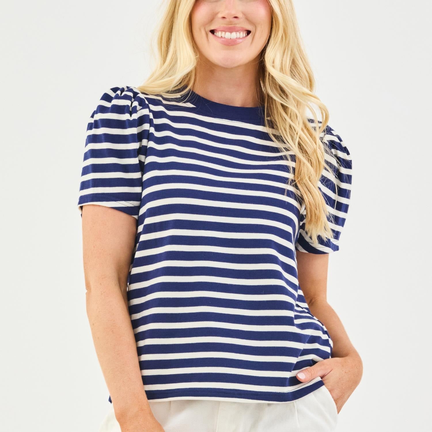 Mary Square Larissa Pleat Sleeve Tee In Navy / White