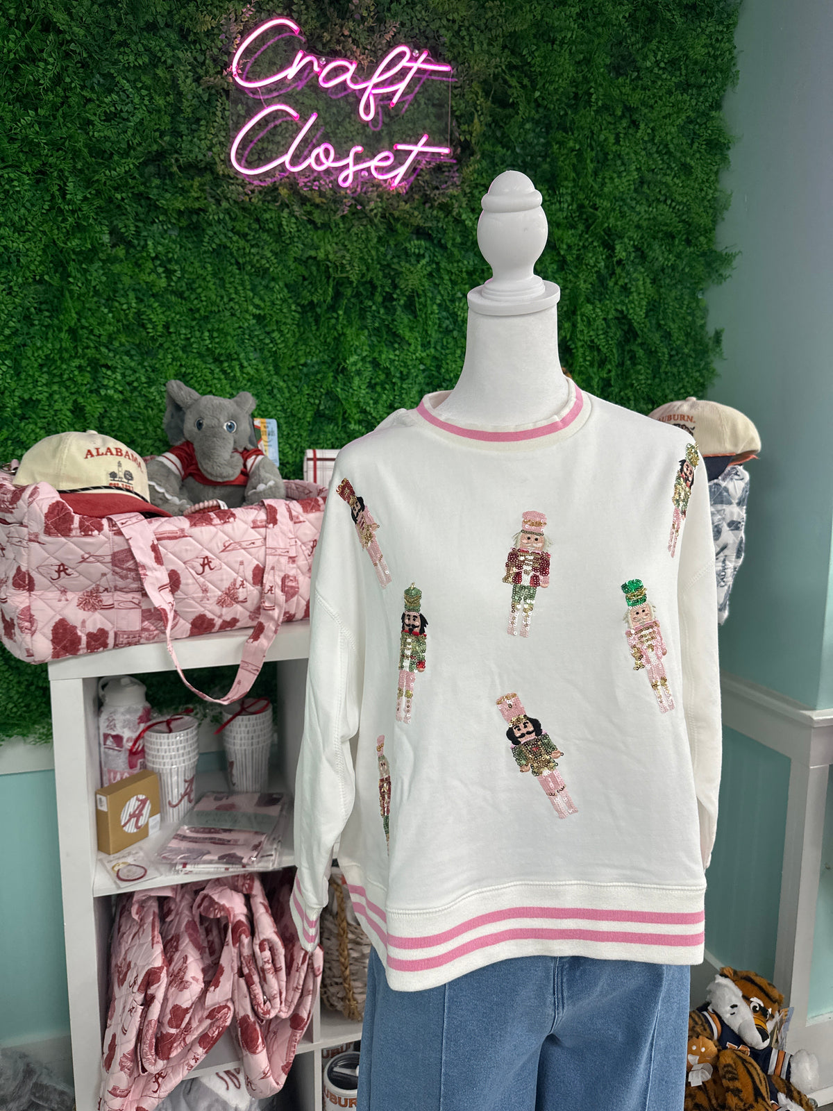 Mary Square Small Nutcrackers Sarah Sweatshirt