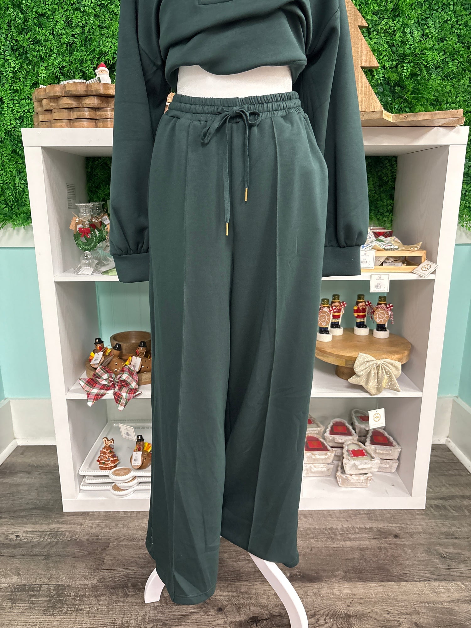 ENTRO Solid Wide Leg Drawstring Pants In Forest