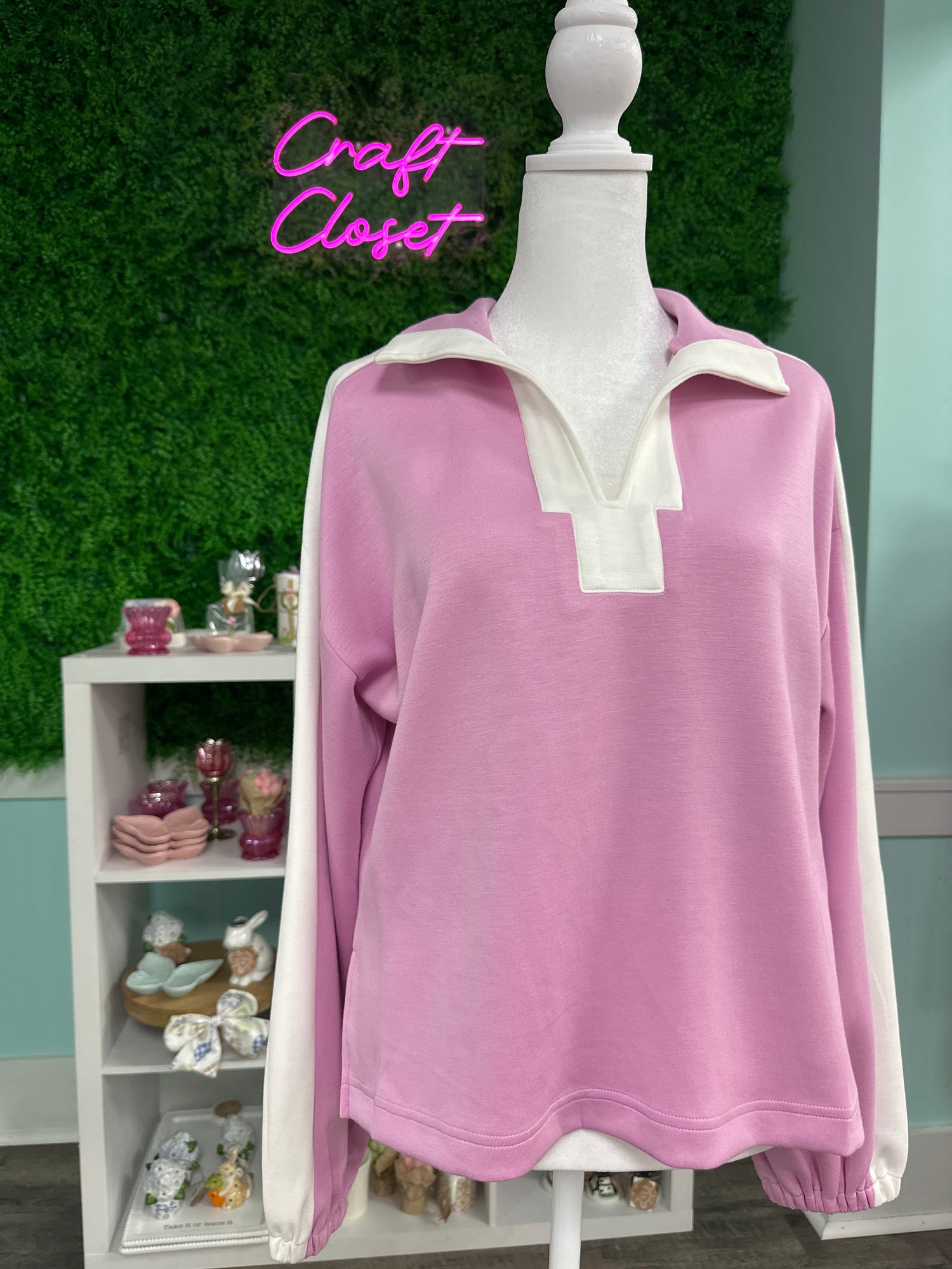 Entro Solid Contrast Trim Top In Light Pink *FINAL SALE*