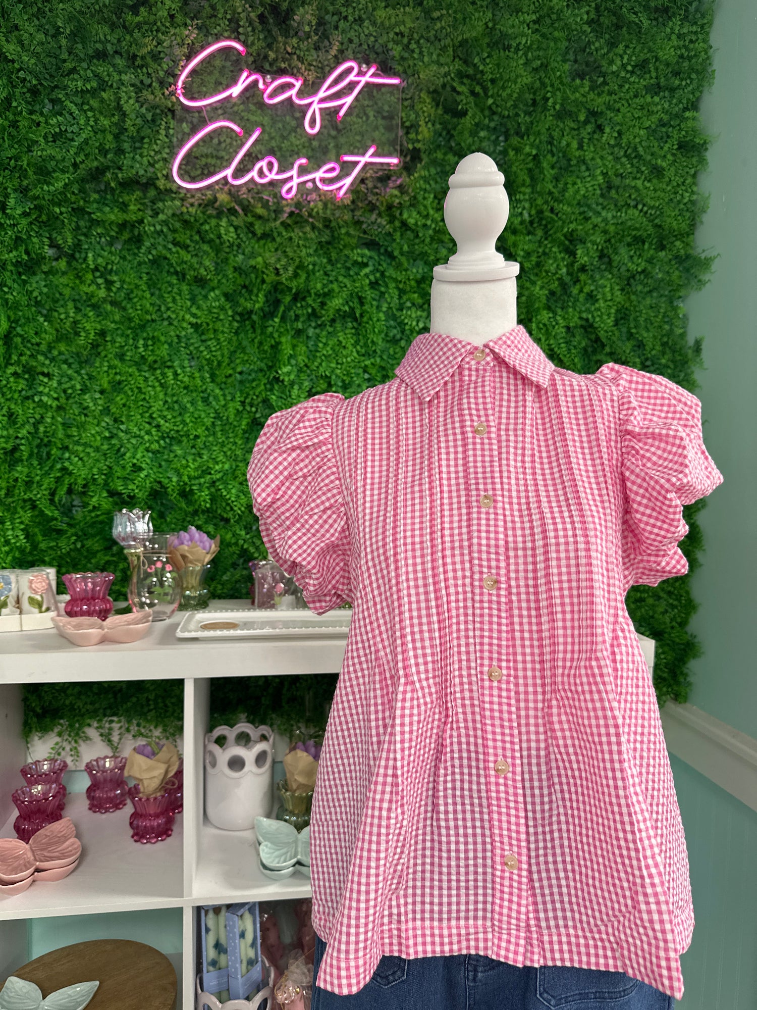 ENTRO Plaid Short Puff Flutter Sleeve Top In Pink