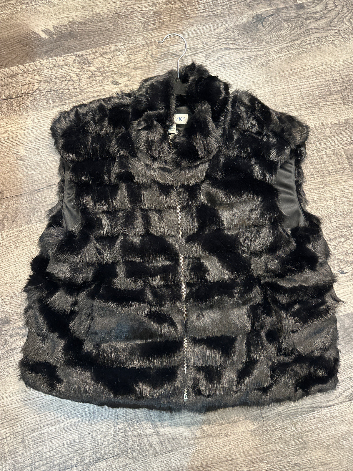 She + Sky Front Zip Faux Fur Vest With Pockets In Black