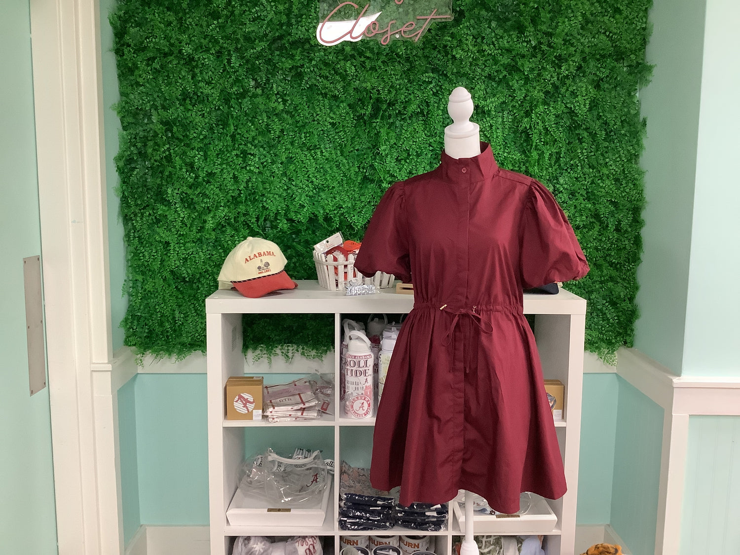 ENTRO Dress In Burgundy