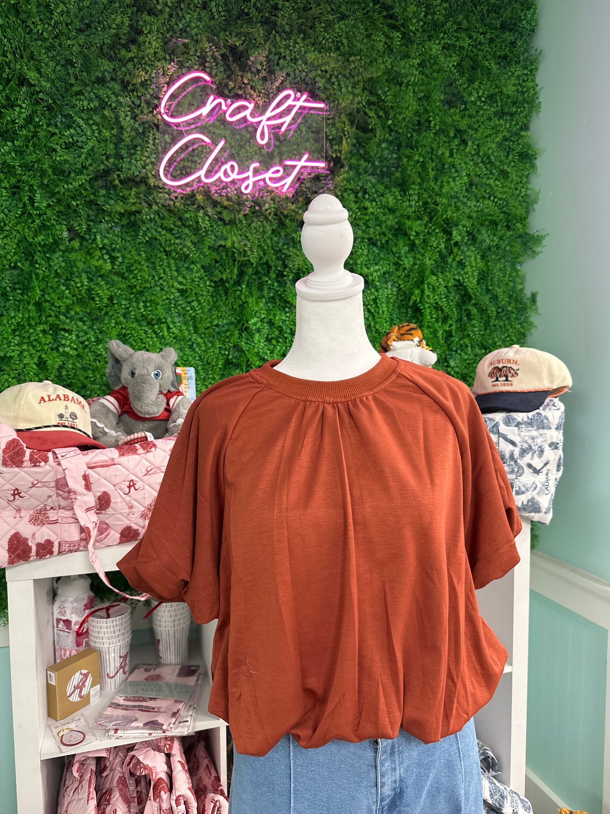 ENTRO Solid Short Sleeve Knit Top With Bubble Hem In Rust
