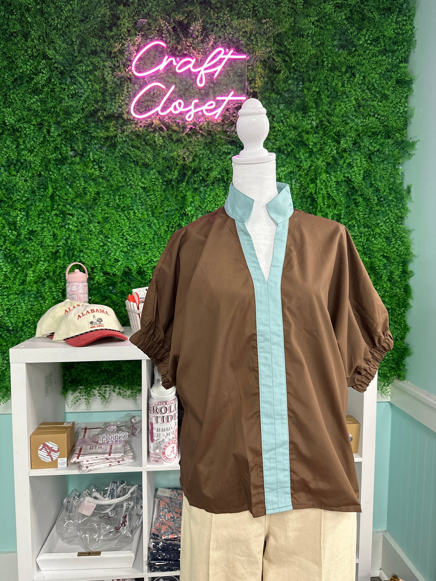 ENTRO Short Puff Sleeve Top With Contrast Stripe In Brown