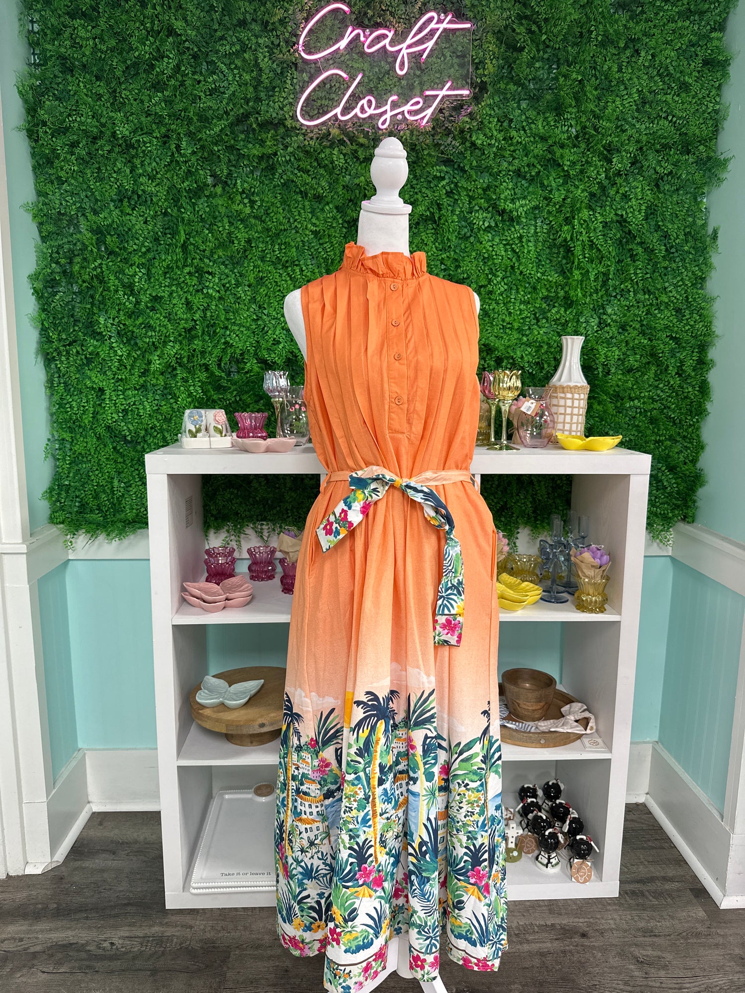 Entro Scenic Print Midi Dress In Papaya