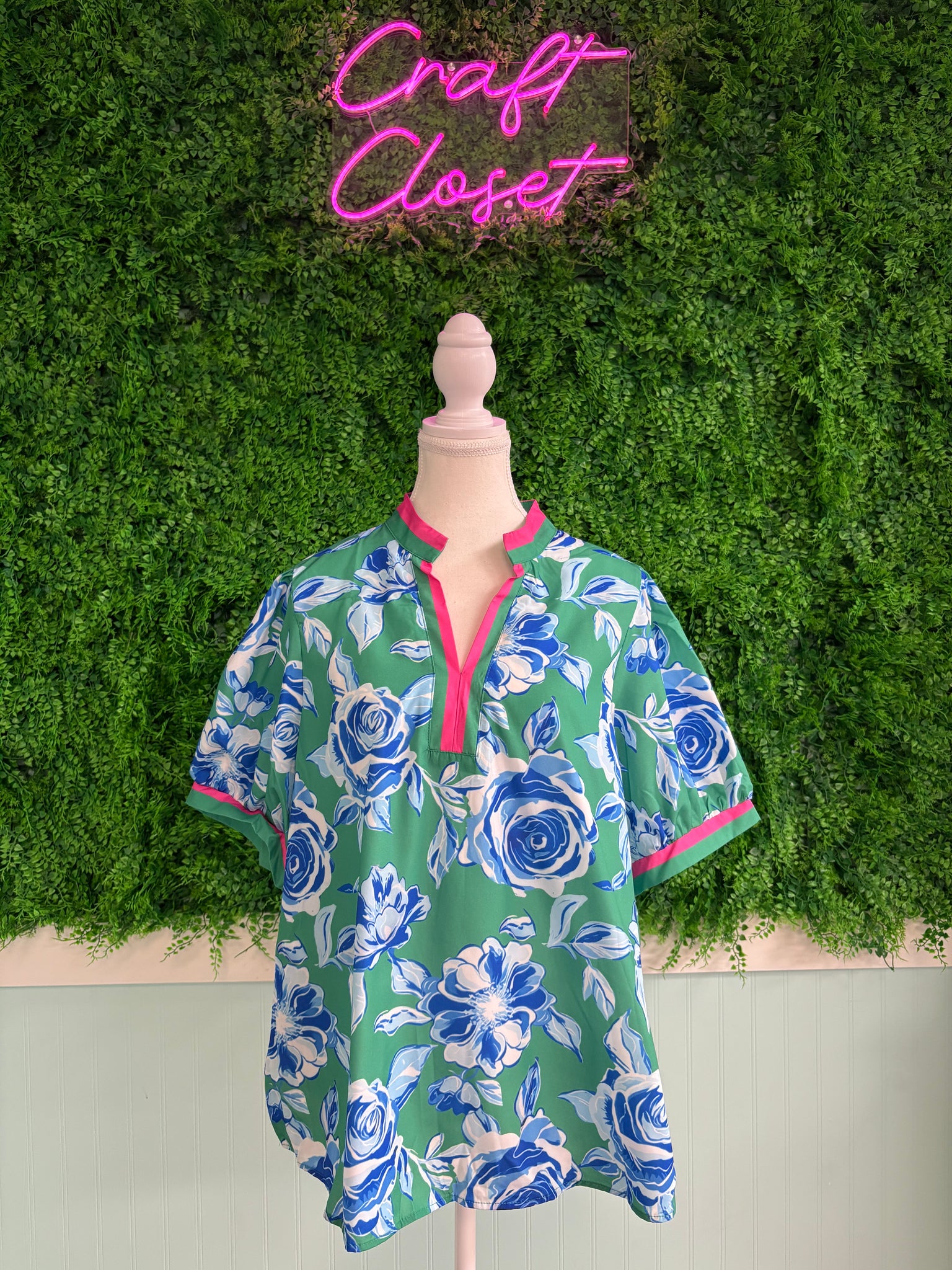 Barefoot Ladies #2070 Green Floral Print Short Puff Sleeve Plus Size Top