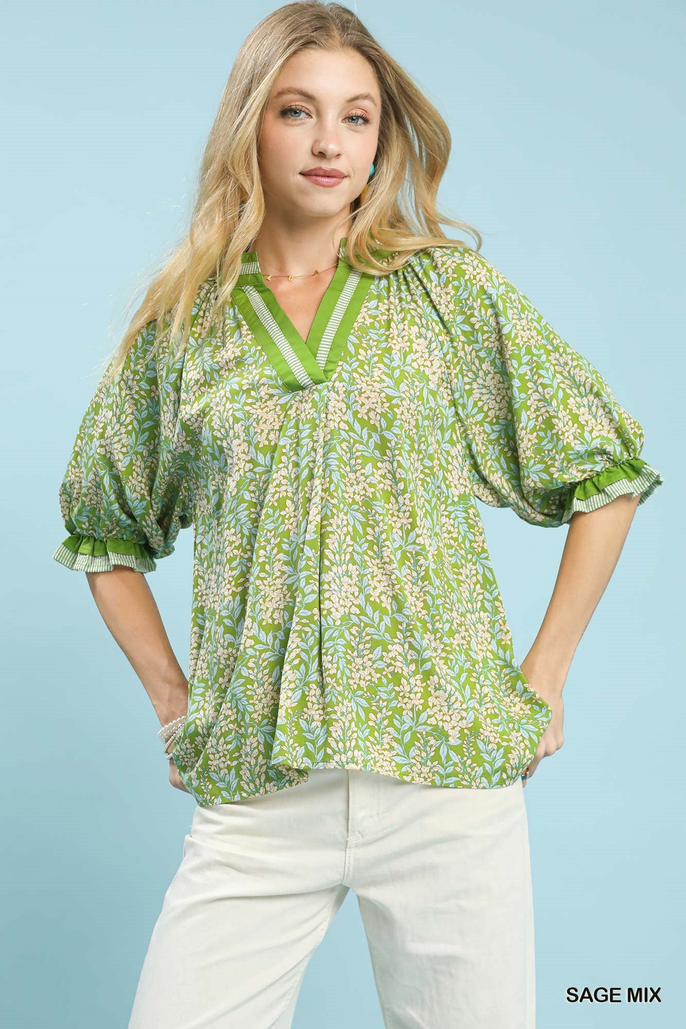 Umgee Spring Burst Print V Neck In Sage Mix