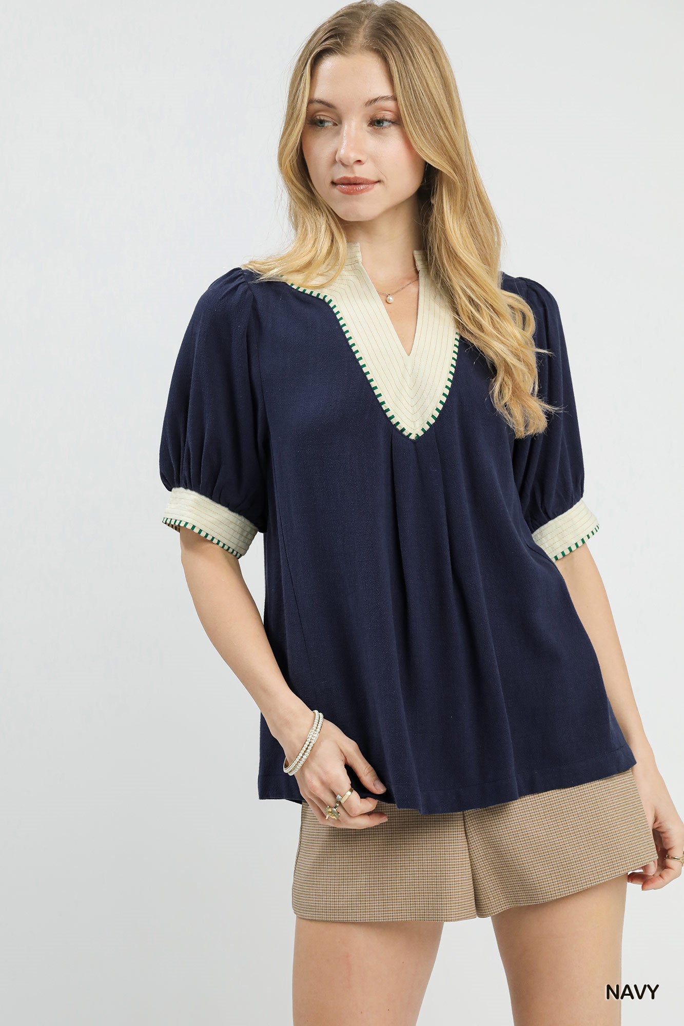 Umgee Linen Blend Contract Trim Top In Navy