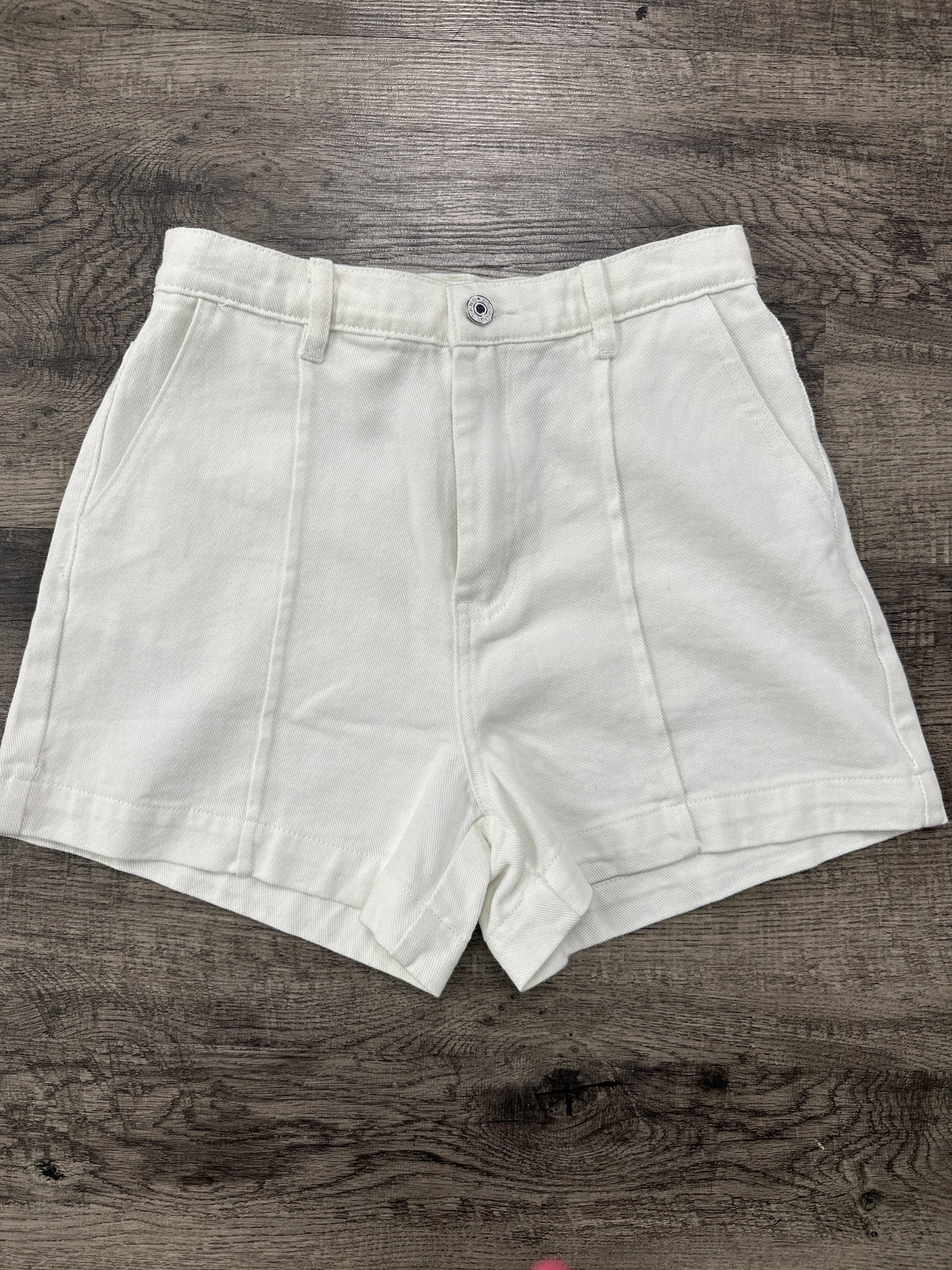 ENTRO Solid Woven Shorts With Seam Detail In Off White