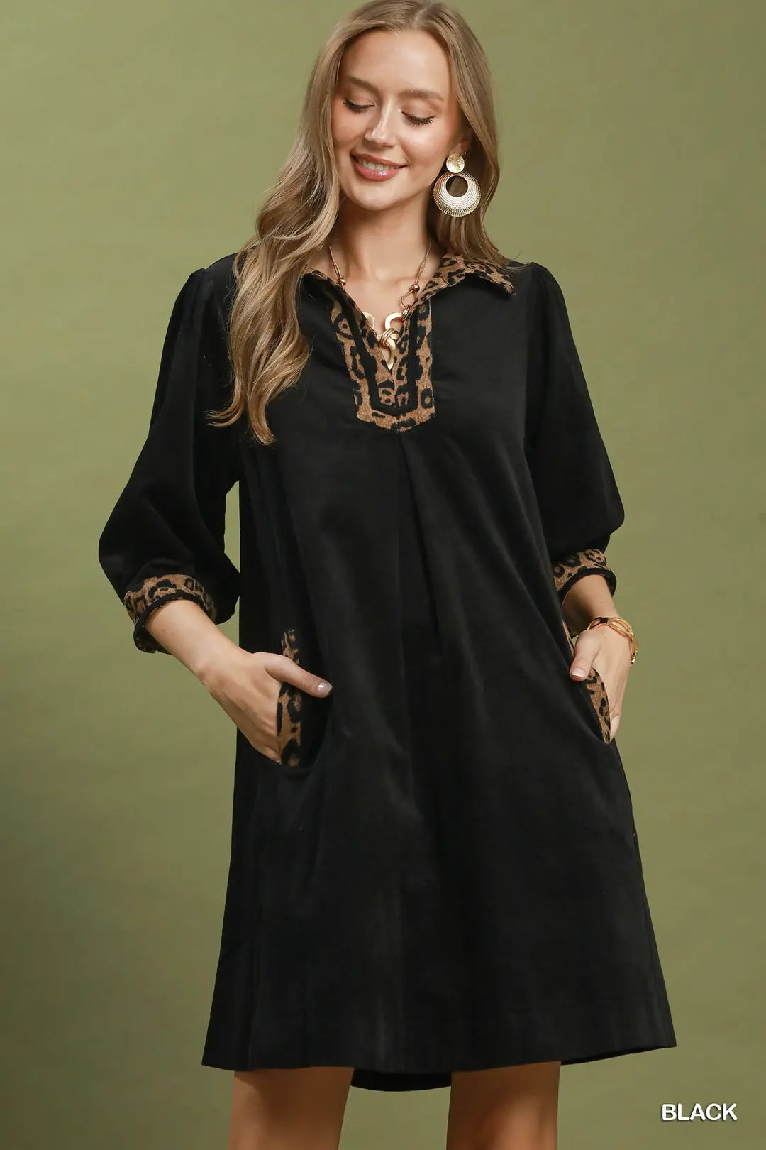 UMGEE V Neck Shift Dress With Leopard Contrast Trim in Black