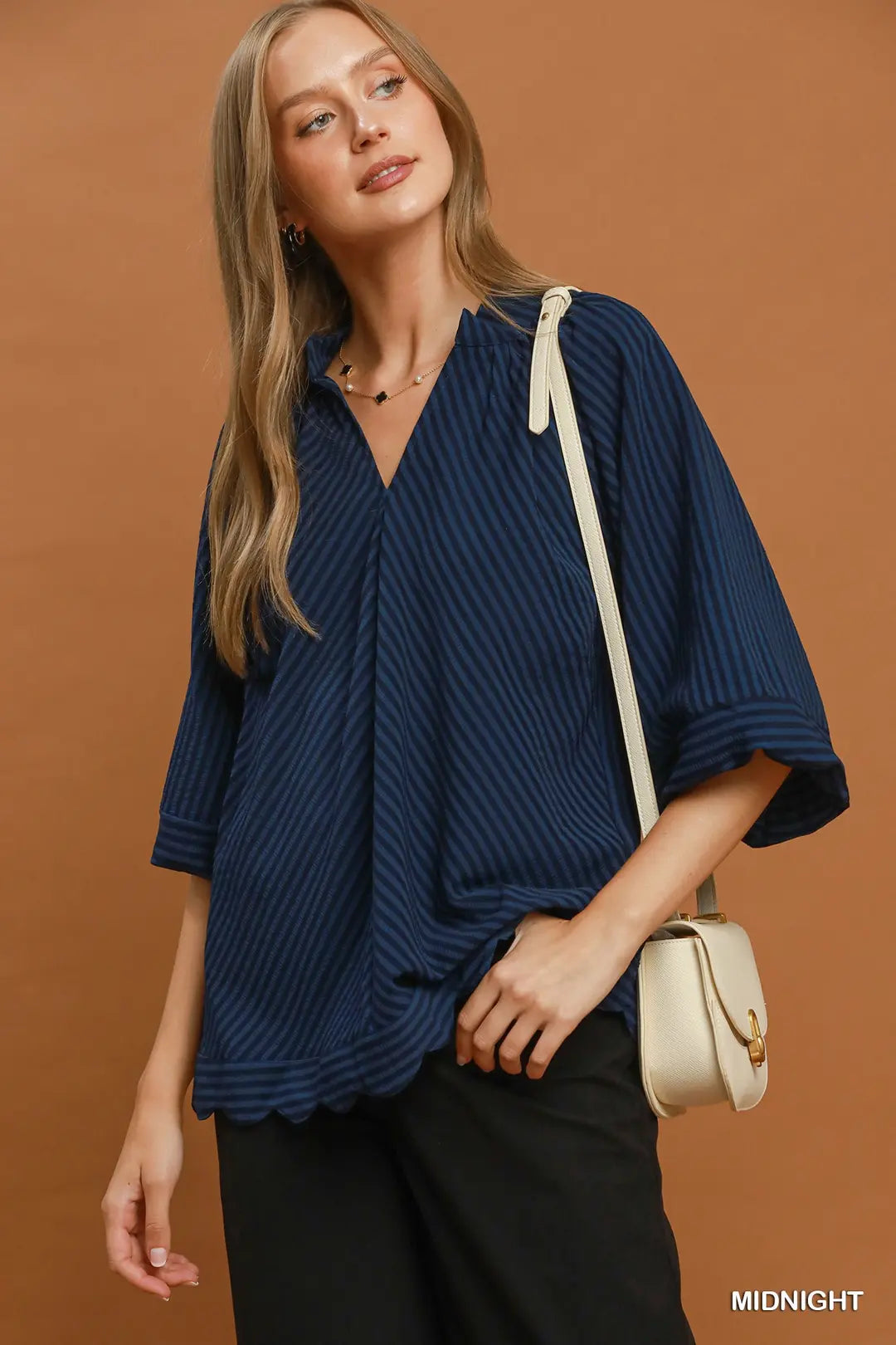 UMGEE Striped Seersucker V Neck Top In Midnight