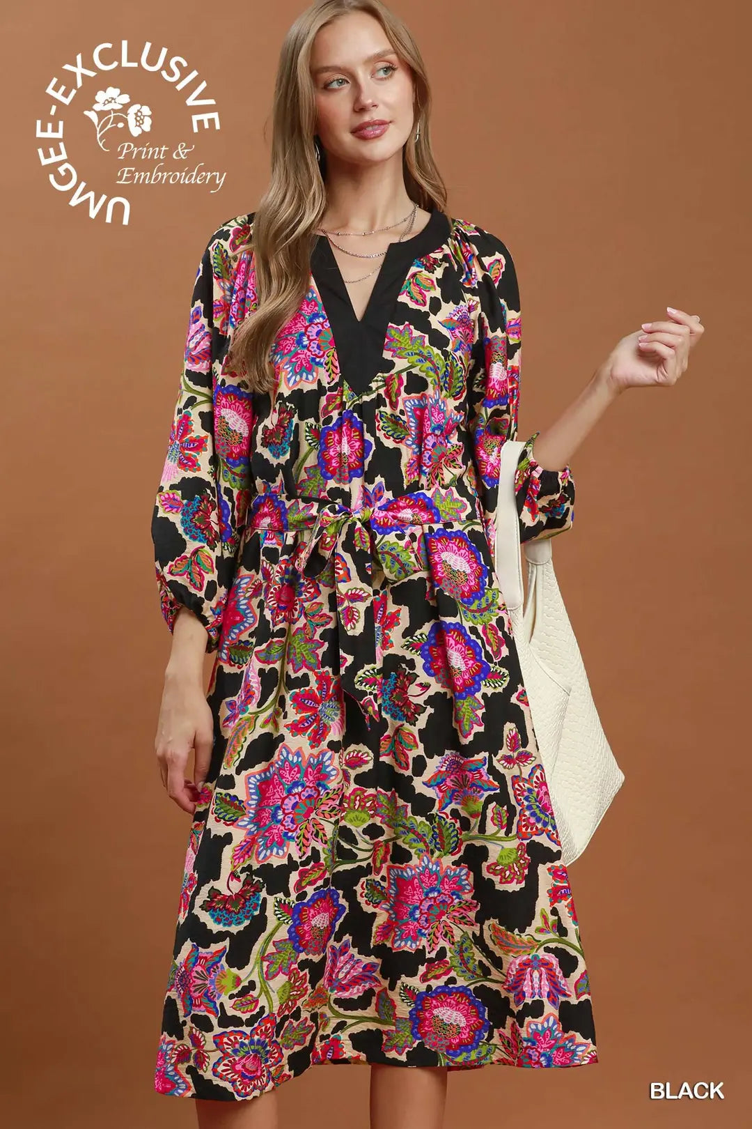 UMGEE Abstract Print Embroidered Belted Midi Dress In Black
