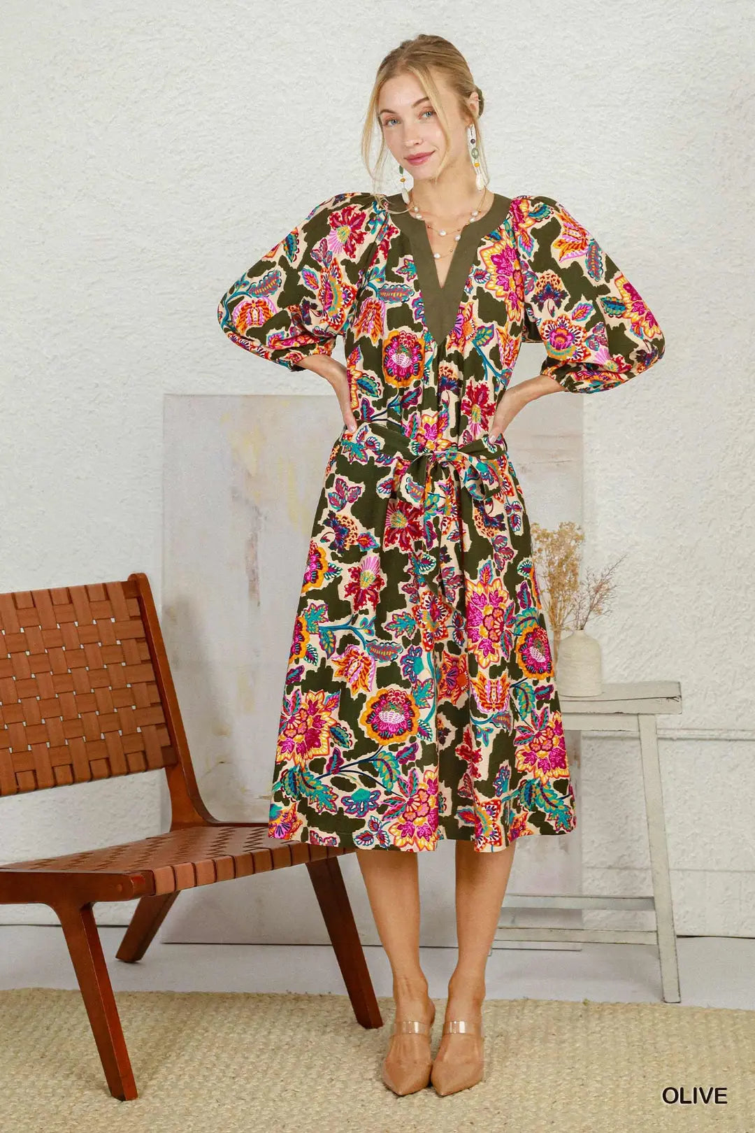 UMGEE Abstract Print Embroidered Belted Midi Dress In Olive