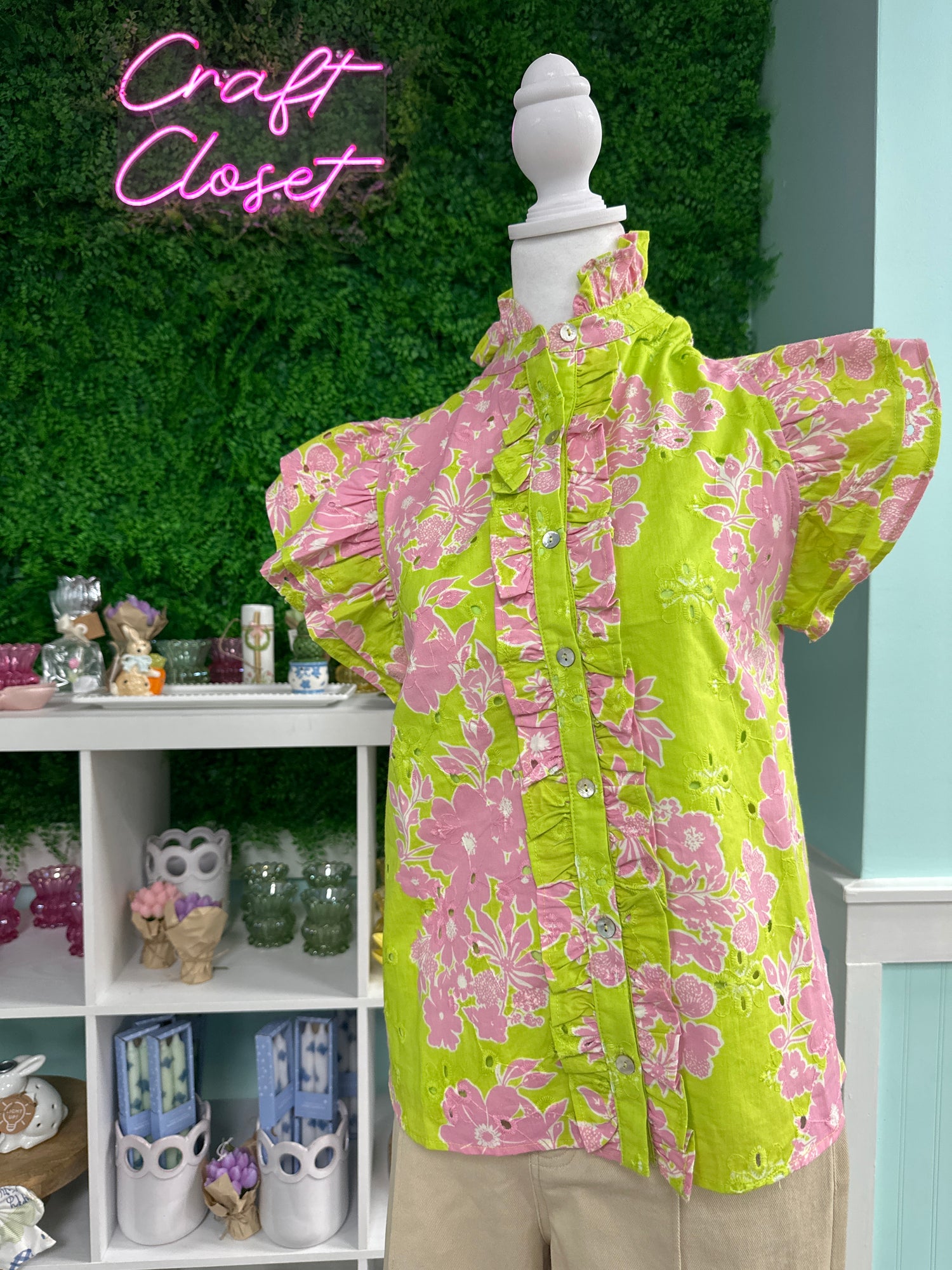 Entro Flutter Sleeve Top In Apple Green