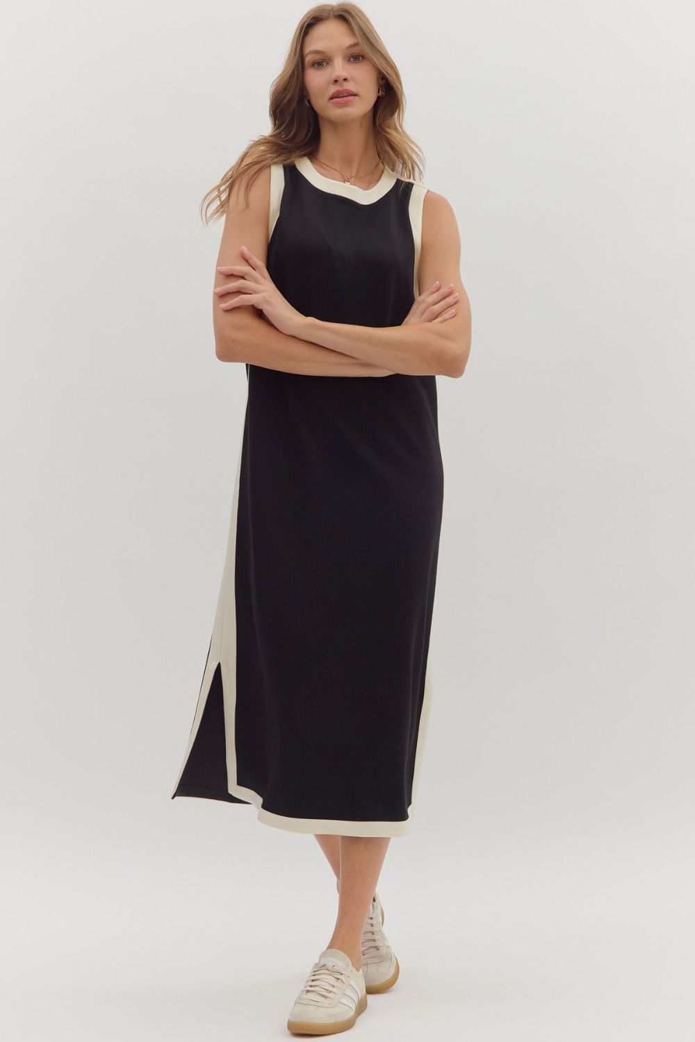Entro Solid Sleeveless Midi Dress With Contrast Binding In Black