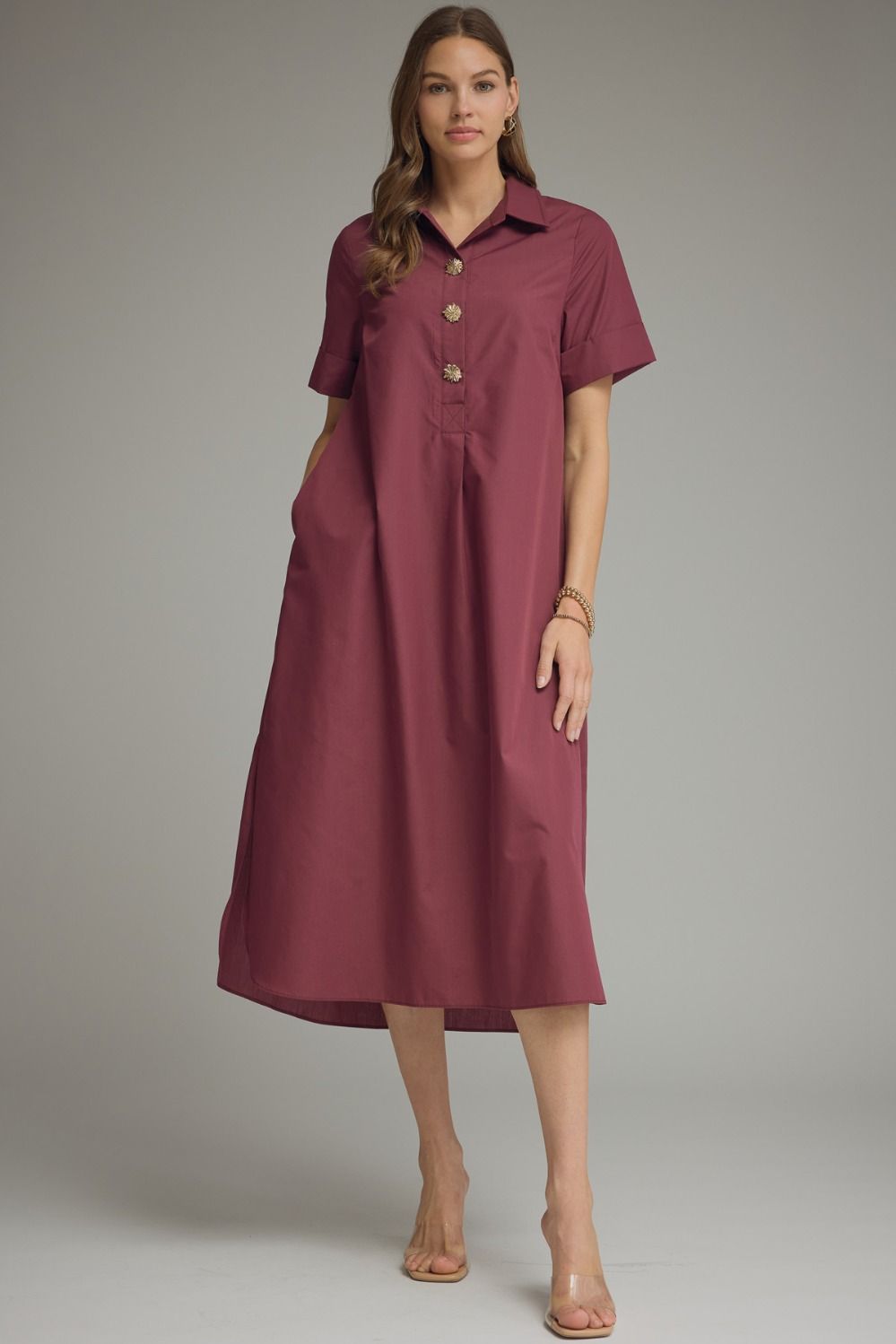 ENTRO Short Sleeve Midi Dress With Gold Button Accent In Wine